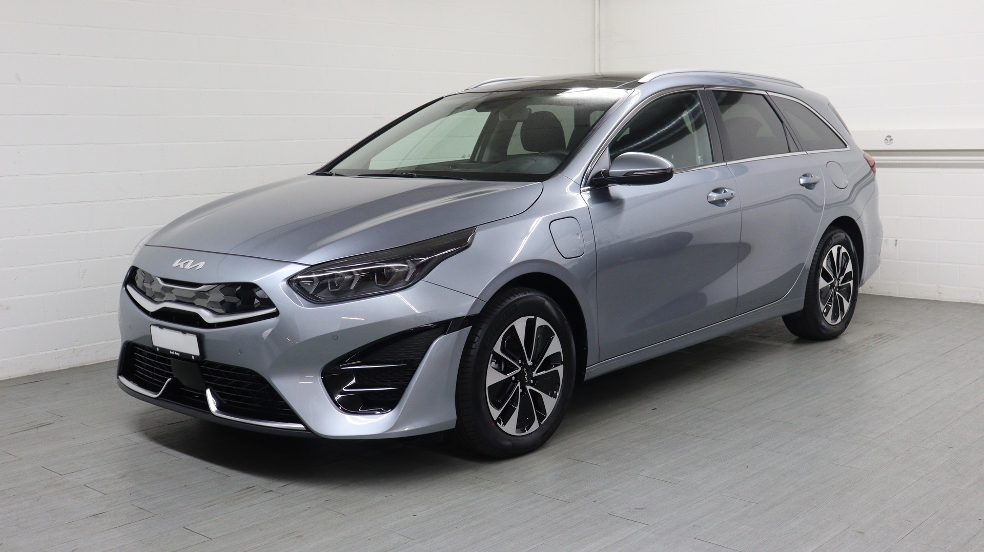 KIA Ceed SW 1.6 GDi Plug-in Hybrid Style-showroom-element-1
