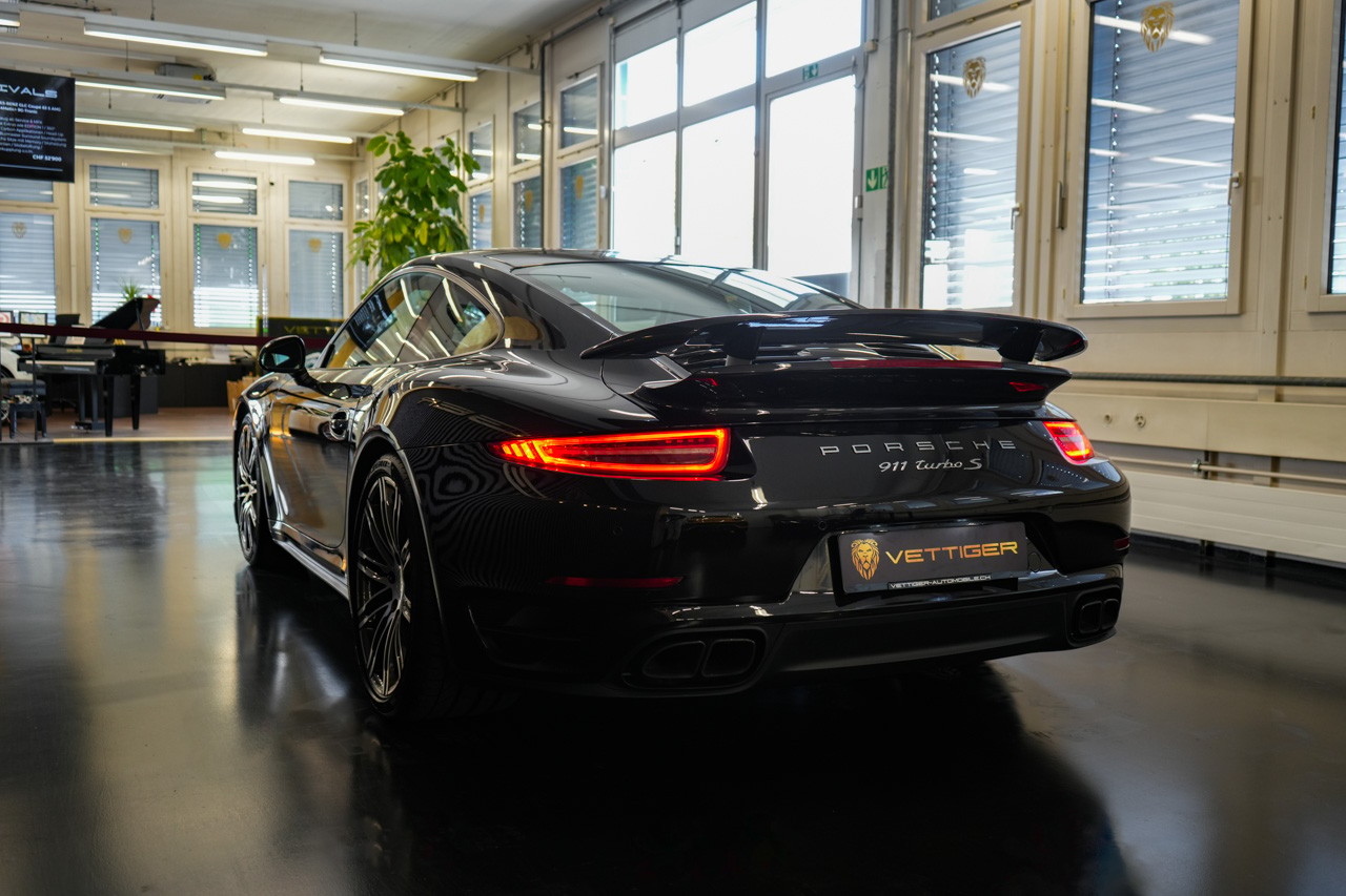 PORSCHE 911 Turbo S PDK-image-4
