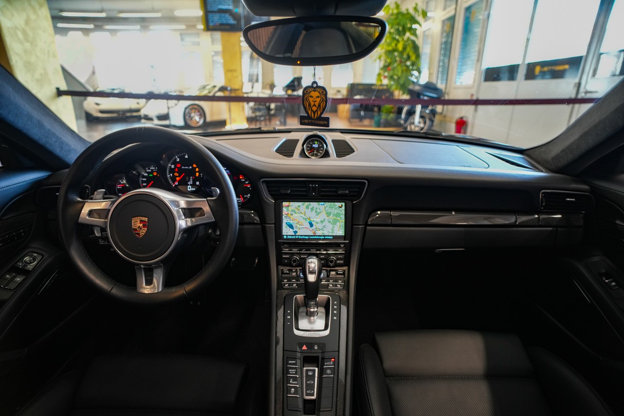 PORSCHE 911 Turbo S PDK-image-10