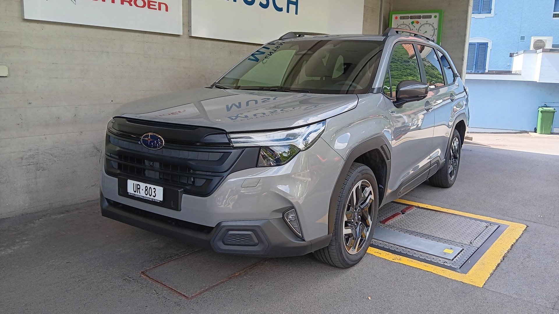 SUBARU Forester 2.0i e-Boxer Swiss Plus Lineartronic-showroom-element-1