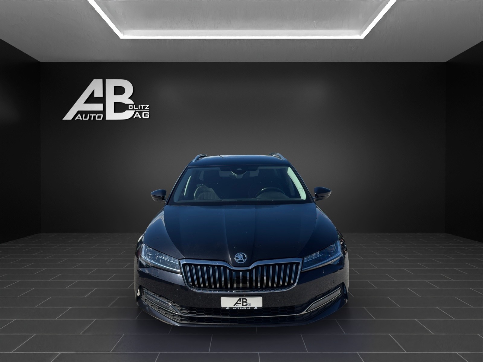 SKODA Superb Combi 2.0 TDi Style DSG mit 150 PS
