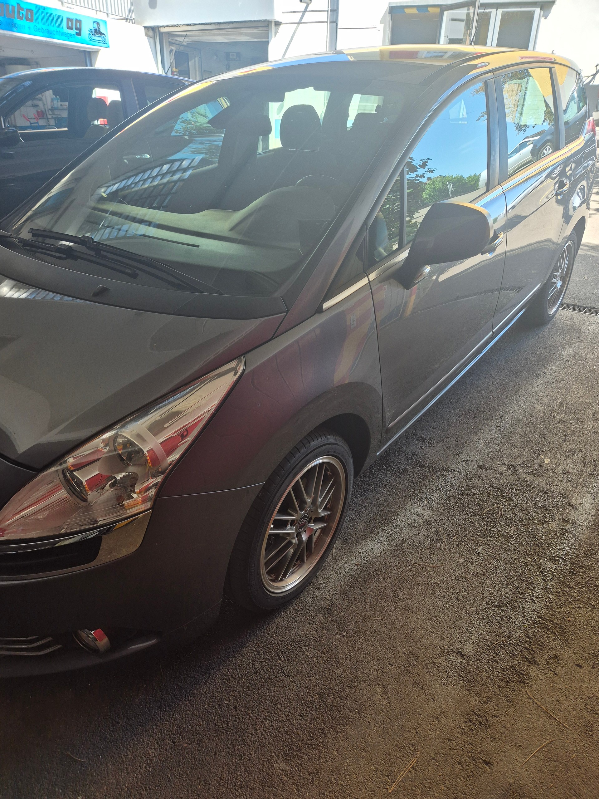 PEUGEOT 5008 1.6 16V T Sport-image-5