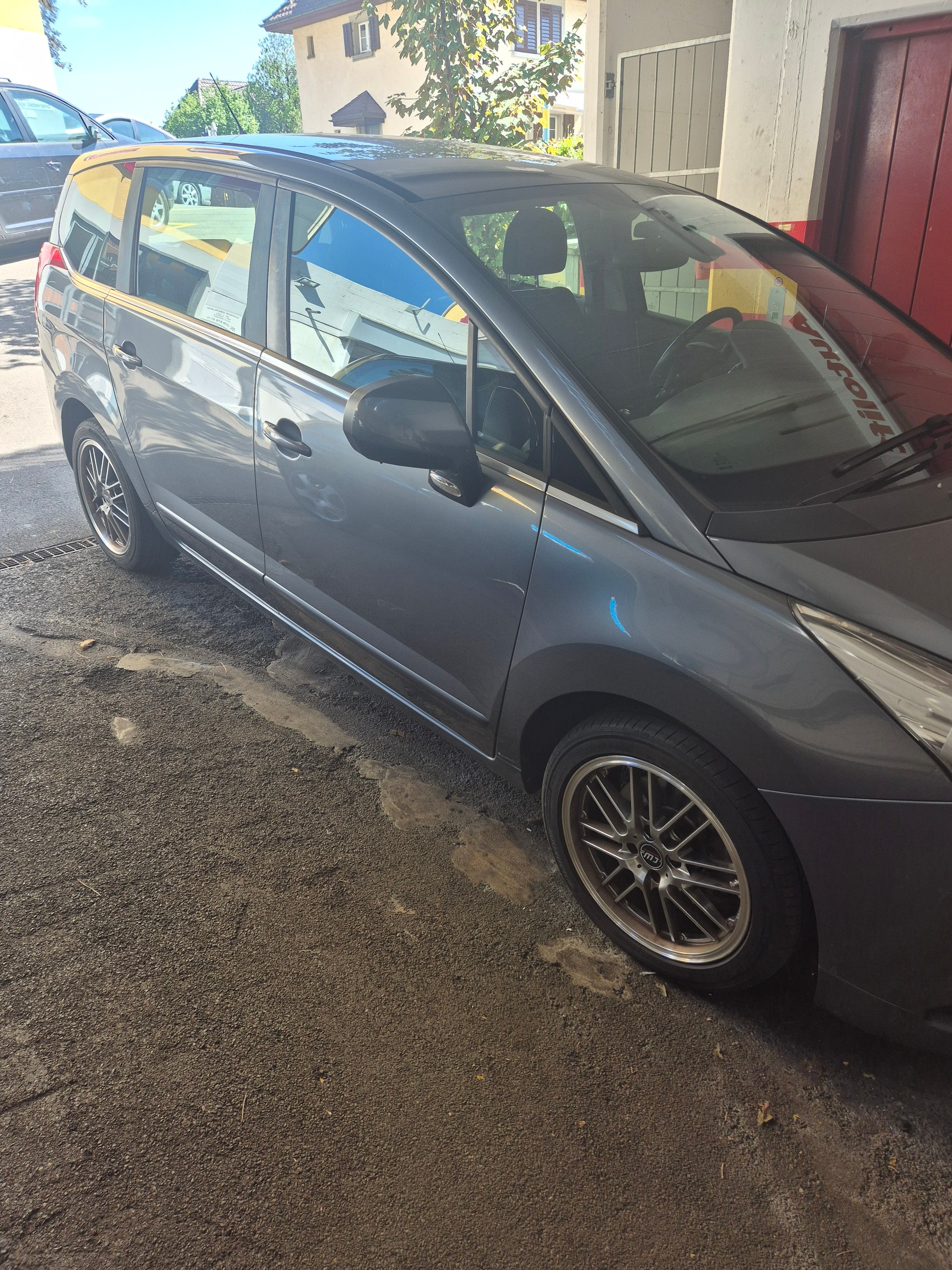 PEUGEOT 5008 1.6 16V T Sport-image-6