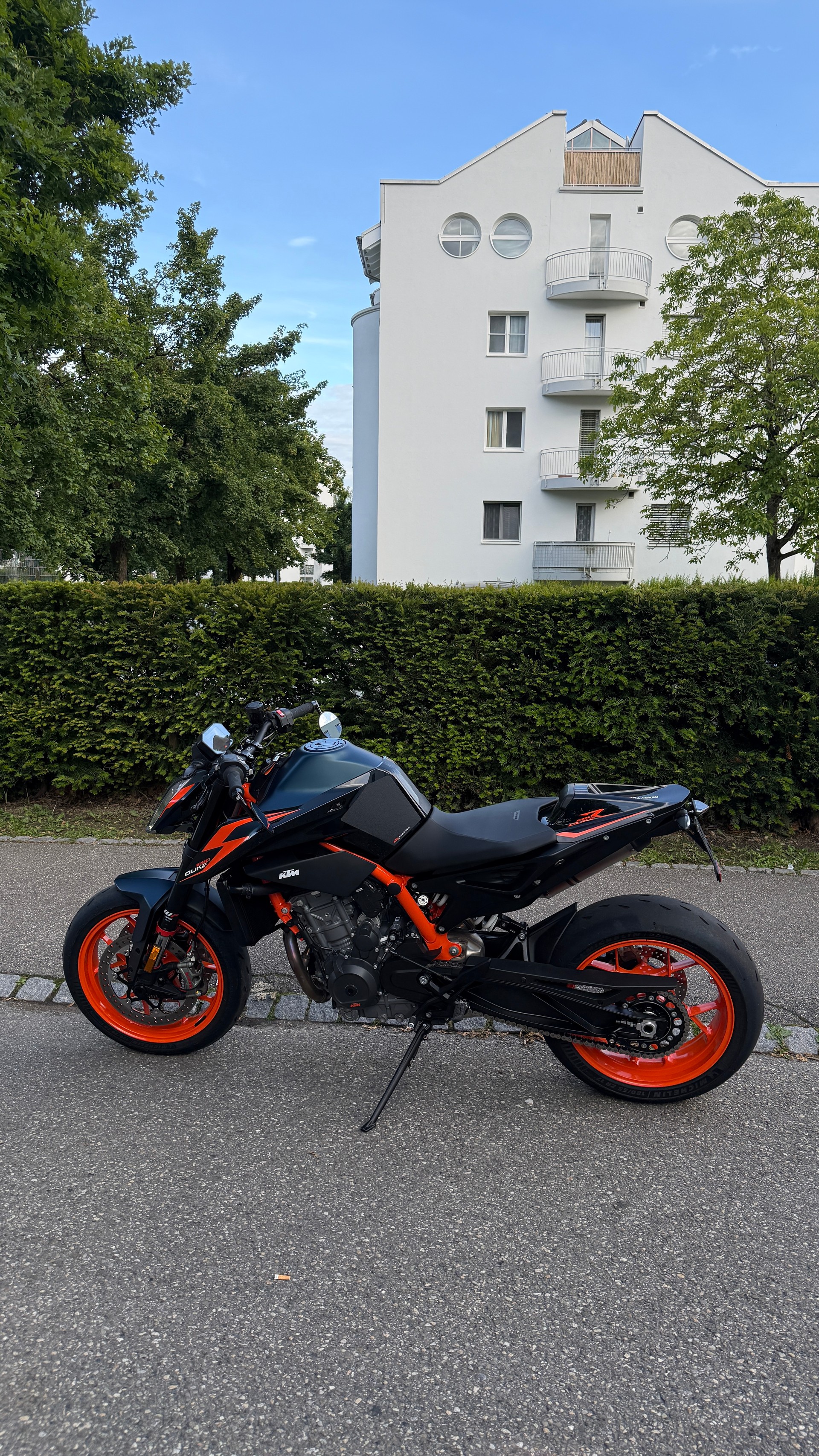 KTM 890 Duke R-image-0