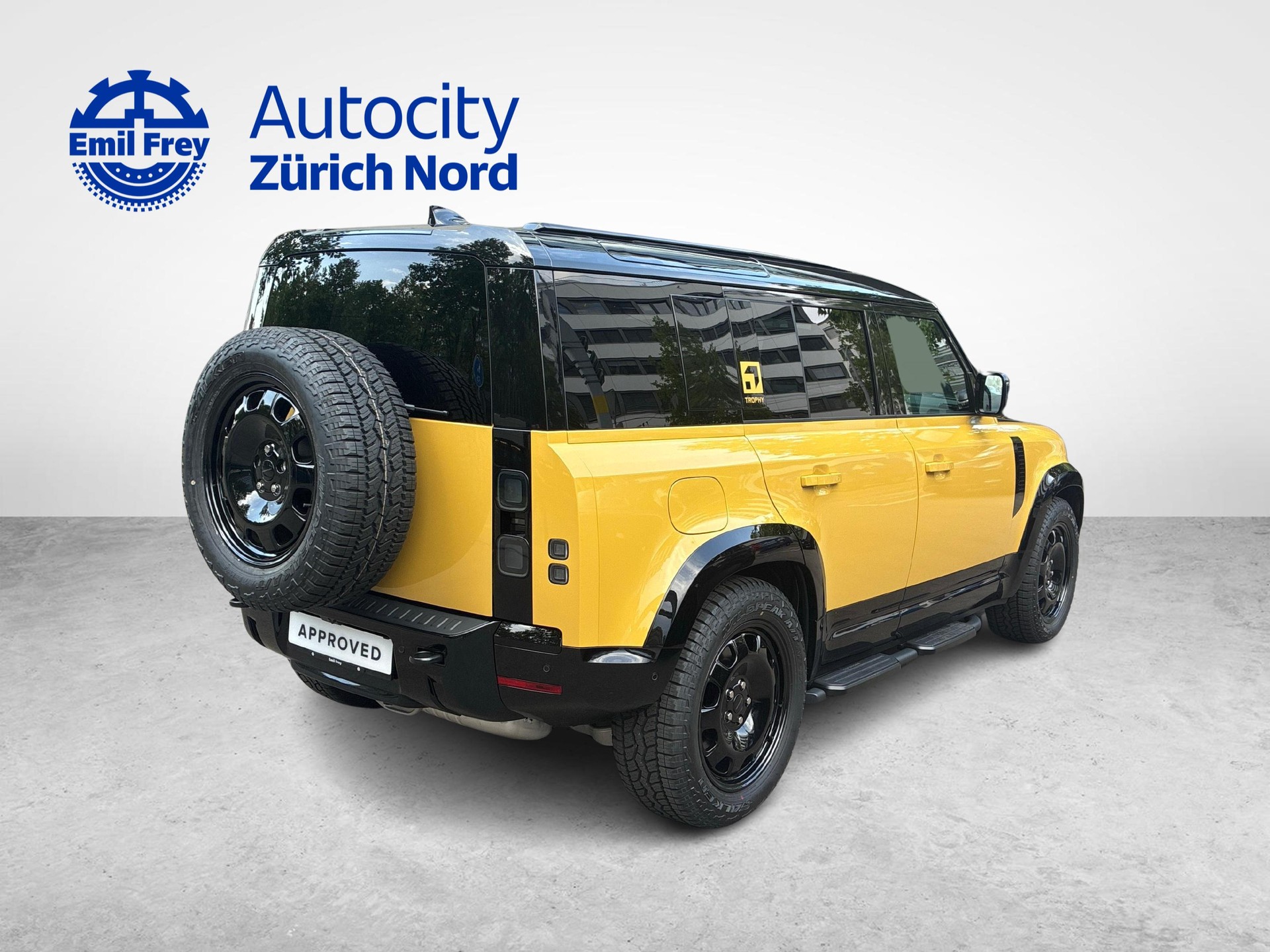 LAND ROVER Defender 110 3.0 D I6 350 Trophy Edition Yellow-image-4