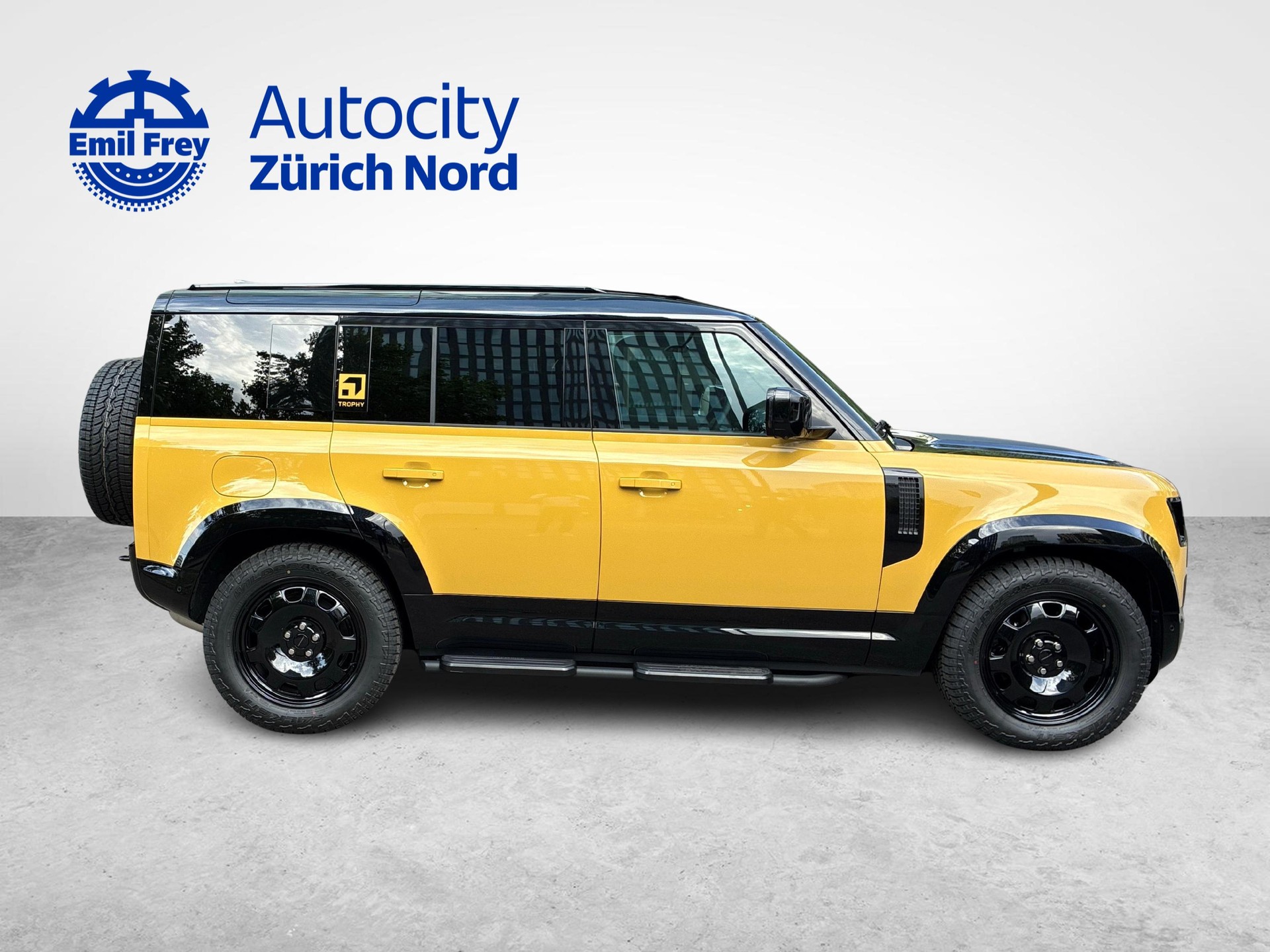 LAND ROVER Defender 110 3.0 D I6 350 Trophy Edition Yellow-image-5
