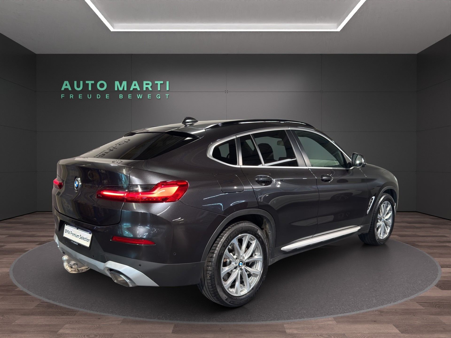 BMW X4 20d xDrive-showroom-element-3