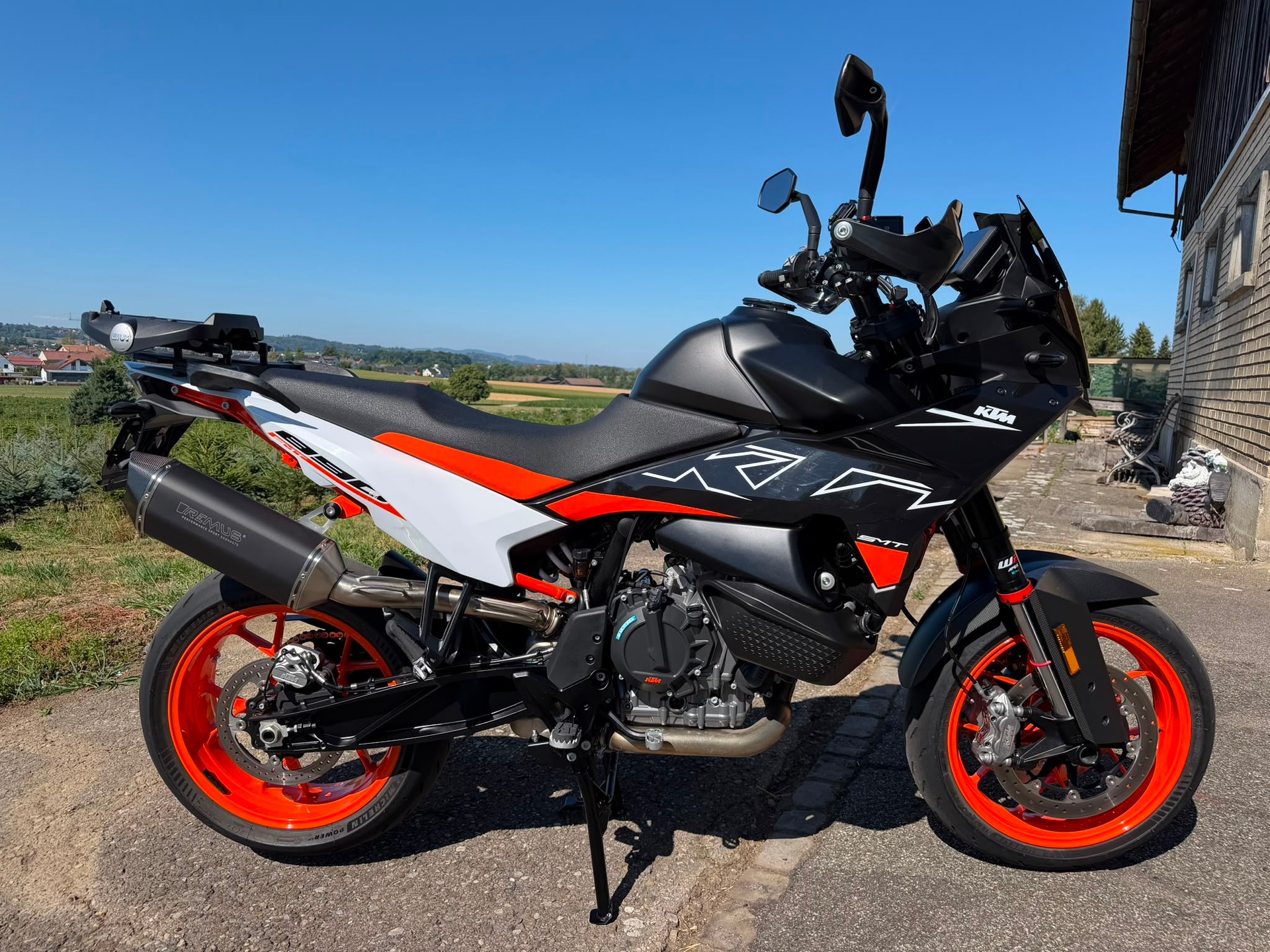 KTM 890 SMT-image-2