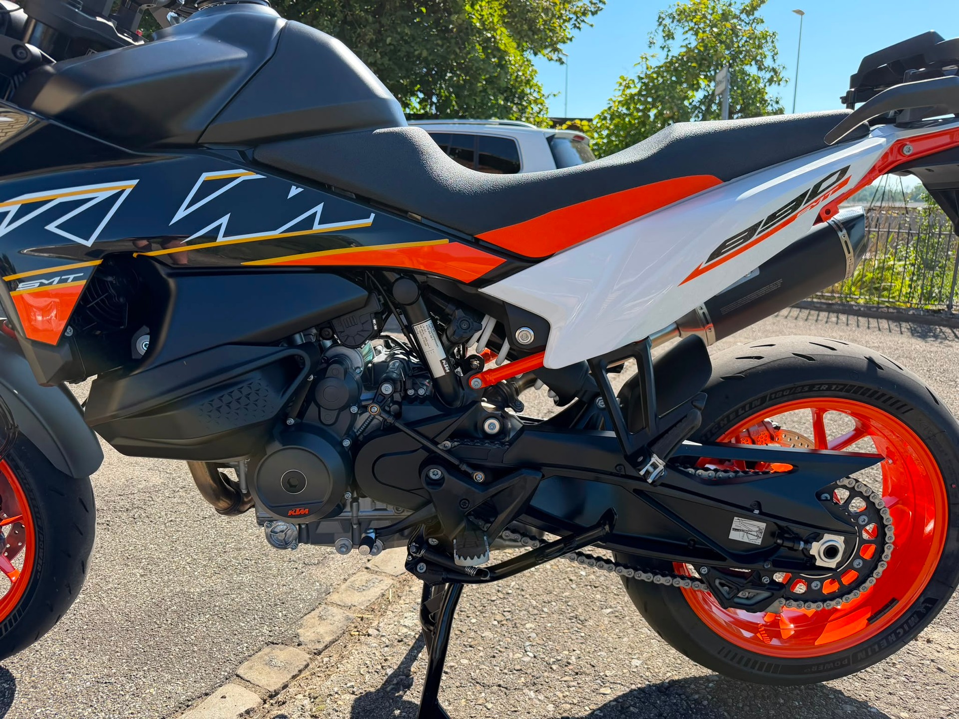 KTM 890 SMT-image-8