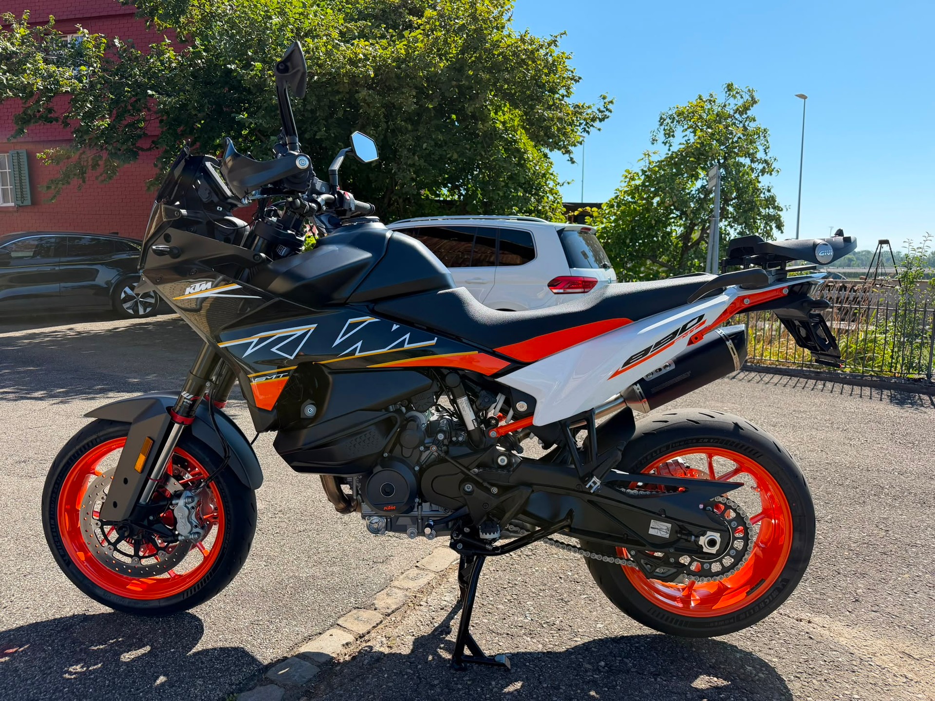 KTM 890 SMT-image-7