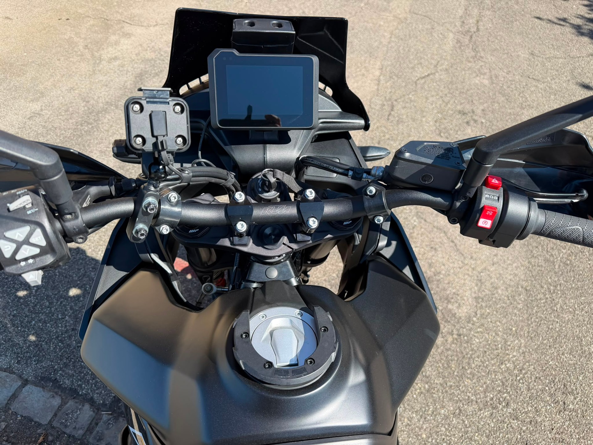 KTM 890 SMT-image-12