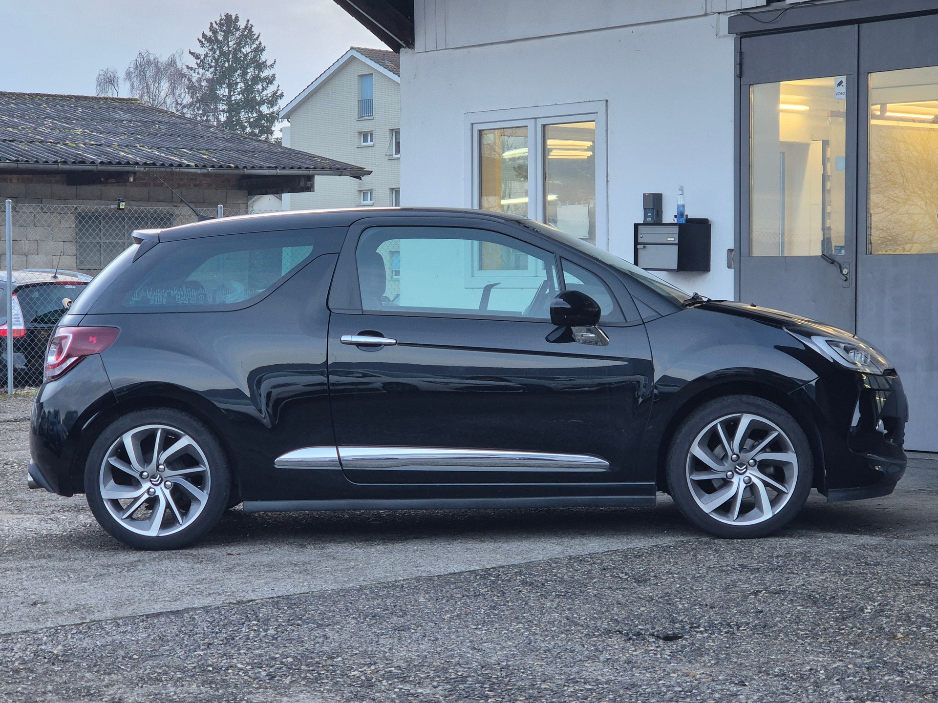 DS AUTOMOBILES DS3 1.2 VTi SO Irresistent-showroom-element-3
