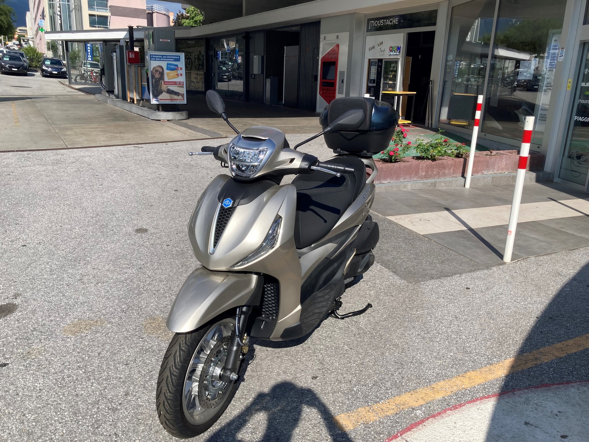 PIAGGIO Beverly 300-image-2