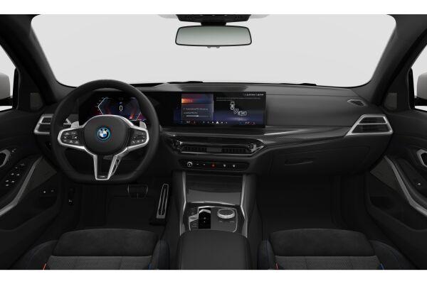 BMW 330e xDrive Touring M Sport-image-5
