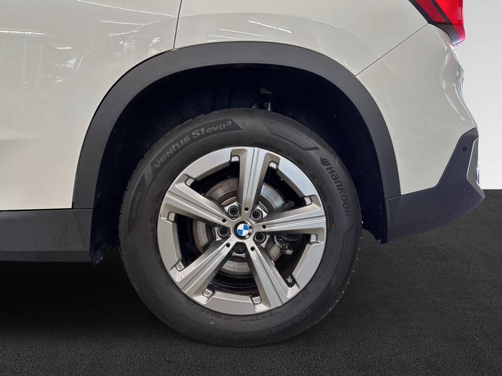 BMW X1 xDrive 23i 48V-image-9