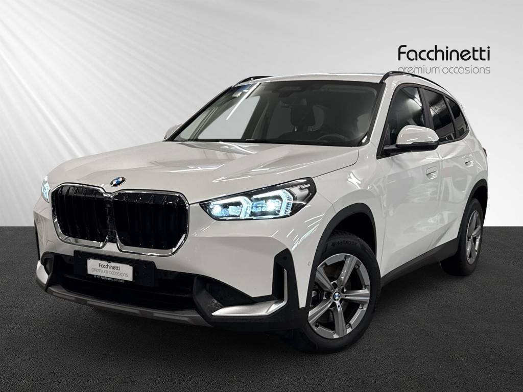 BMW X1 xDrive 23i 48V-showroom-element-1