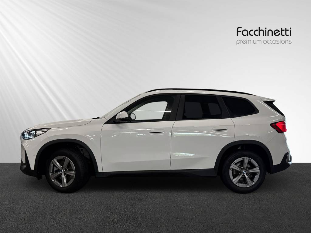 BMW X1 xDrive 23i 48V-showroom-element-2