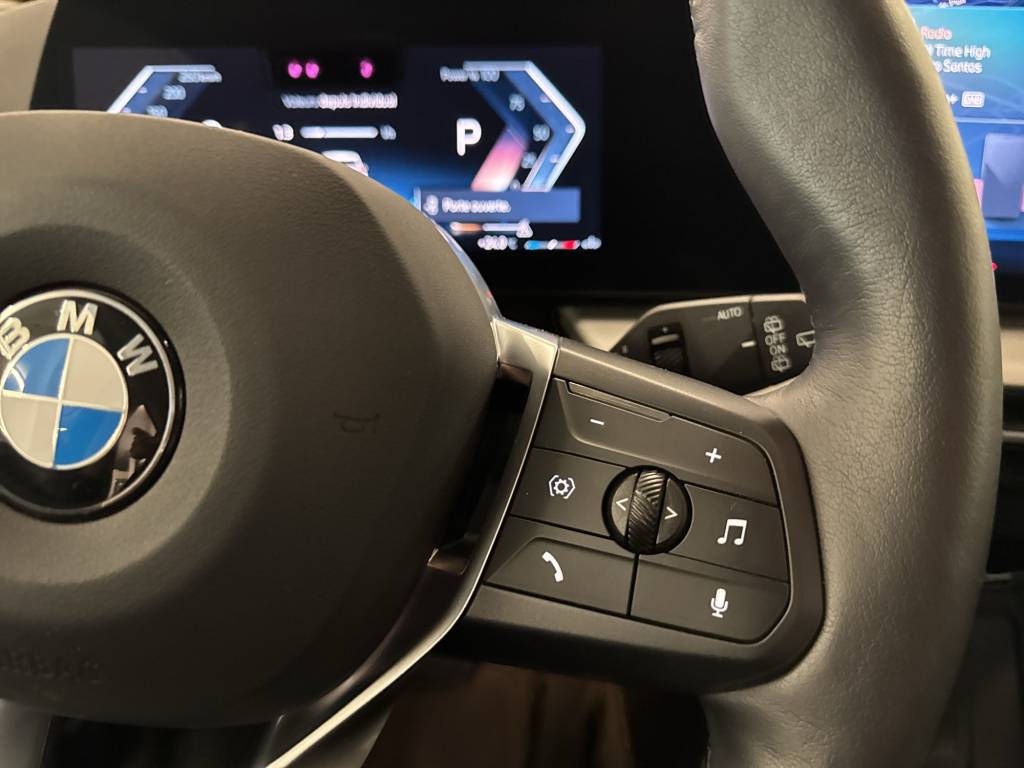 BMW X1 xDrive 23i 48V-image-16