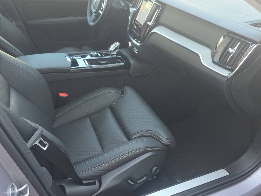 VOLVO V60 2.0 T6 TE Ultra Bright eAWD-image-13