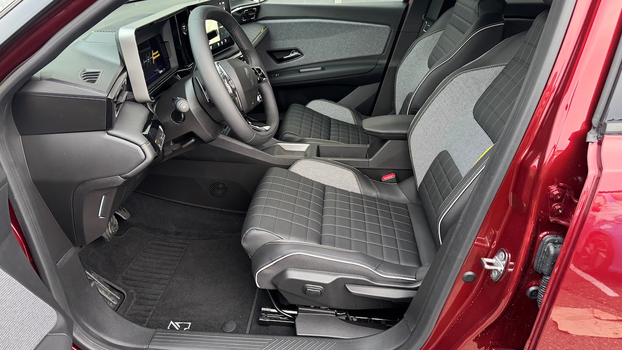 RENAULT R4 E-Tech Comfort Range 52 kWh Iconic * Vollausstattung * Toutes Options *-image-13
