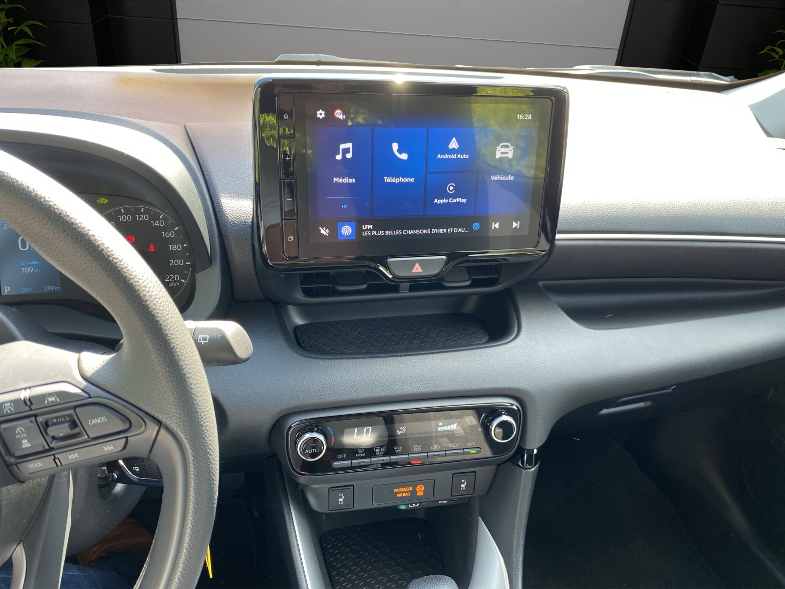 MAZDA 2 Hybrid Prime-line-image-12