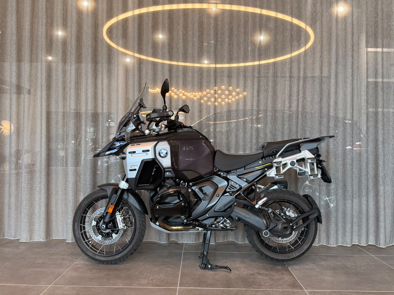 BMW R 1300 GS Adventure-image-1