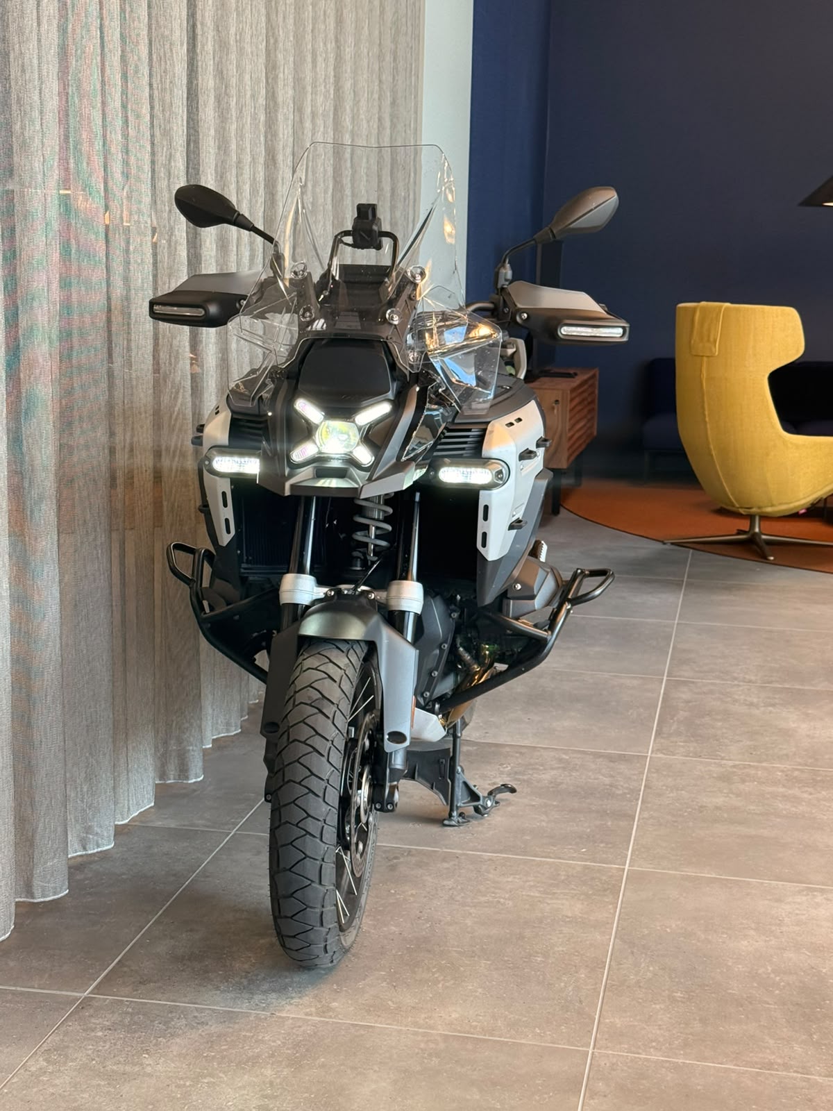 BMW R 1300 GS Adventure-image-3