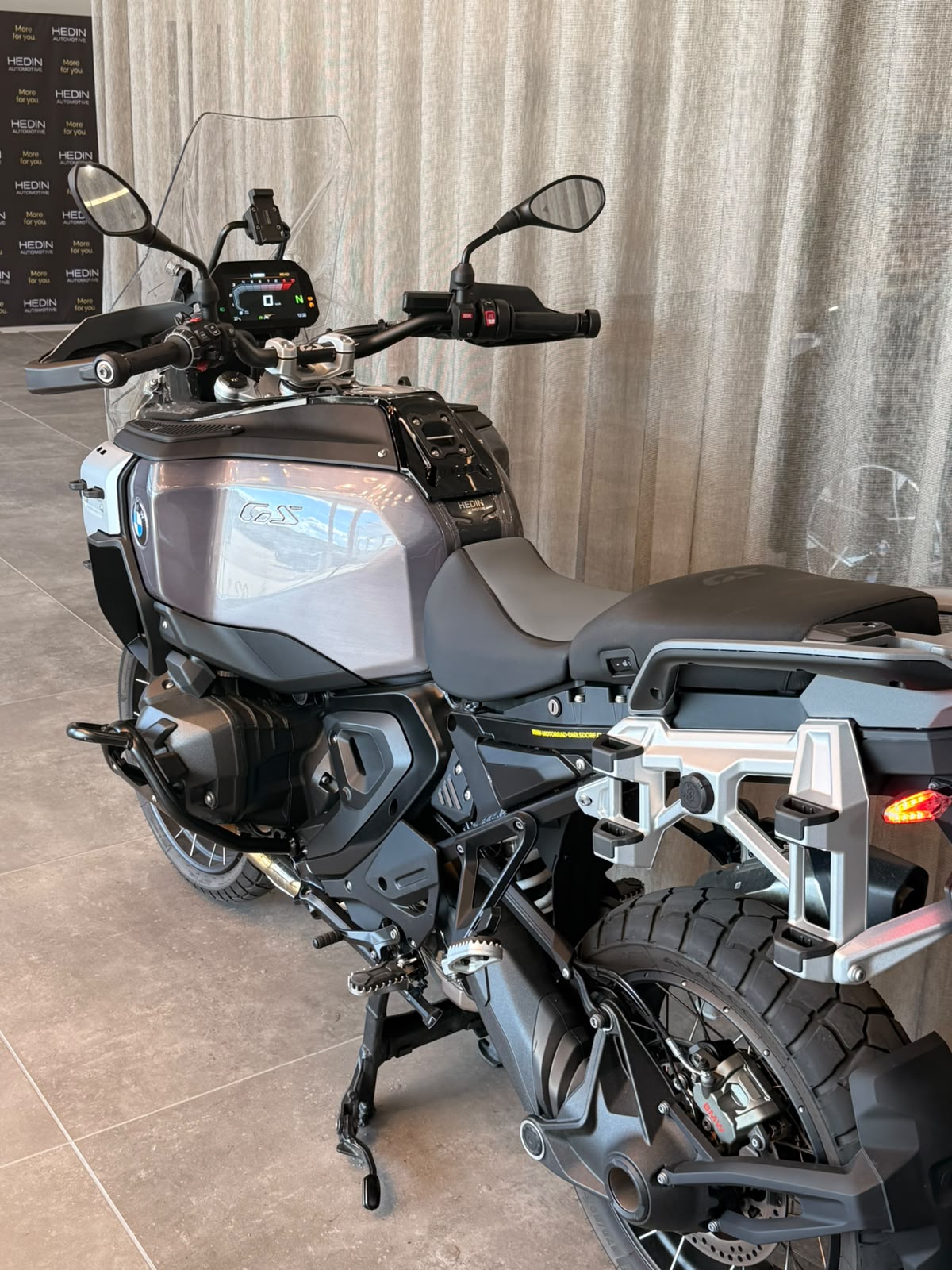 BMW R 1300 GS Adventure-image-4