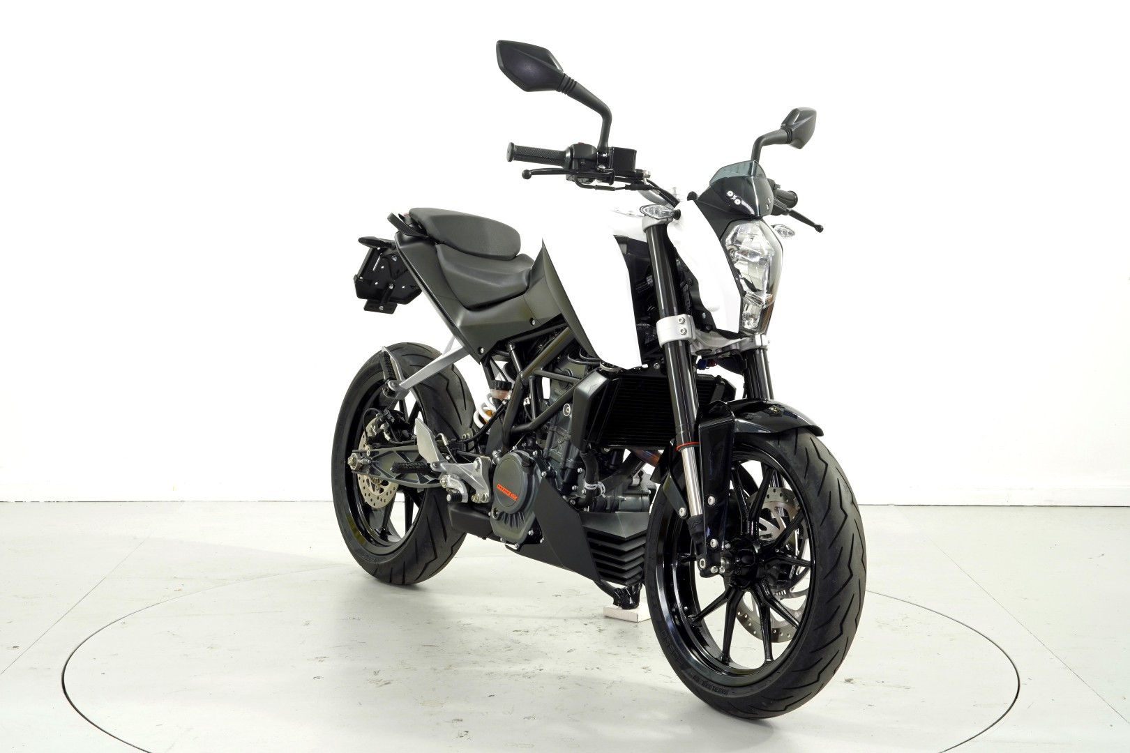 KTM 125 Duke ABS-image-2