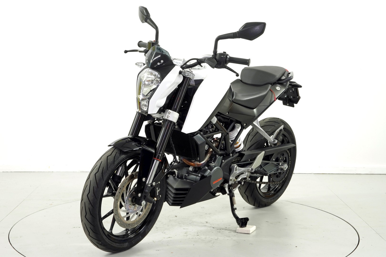 KTM 125 Duke ABS-image-1