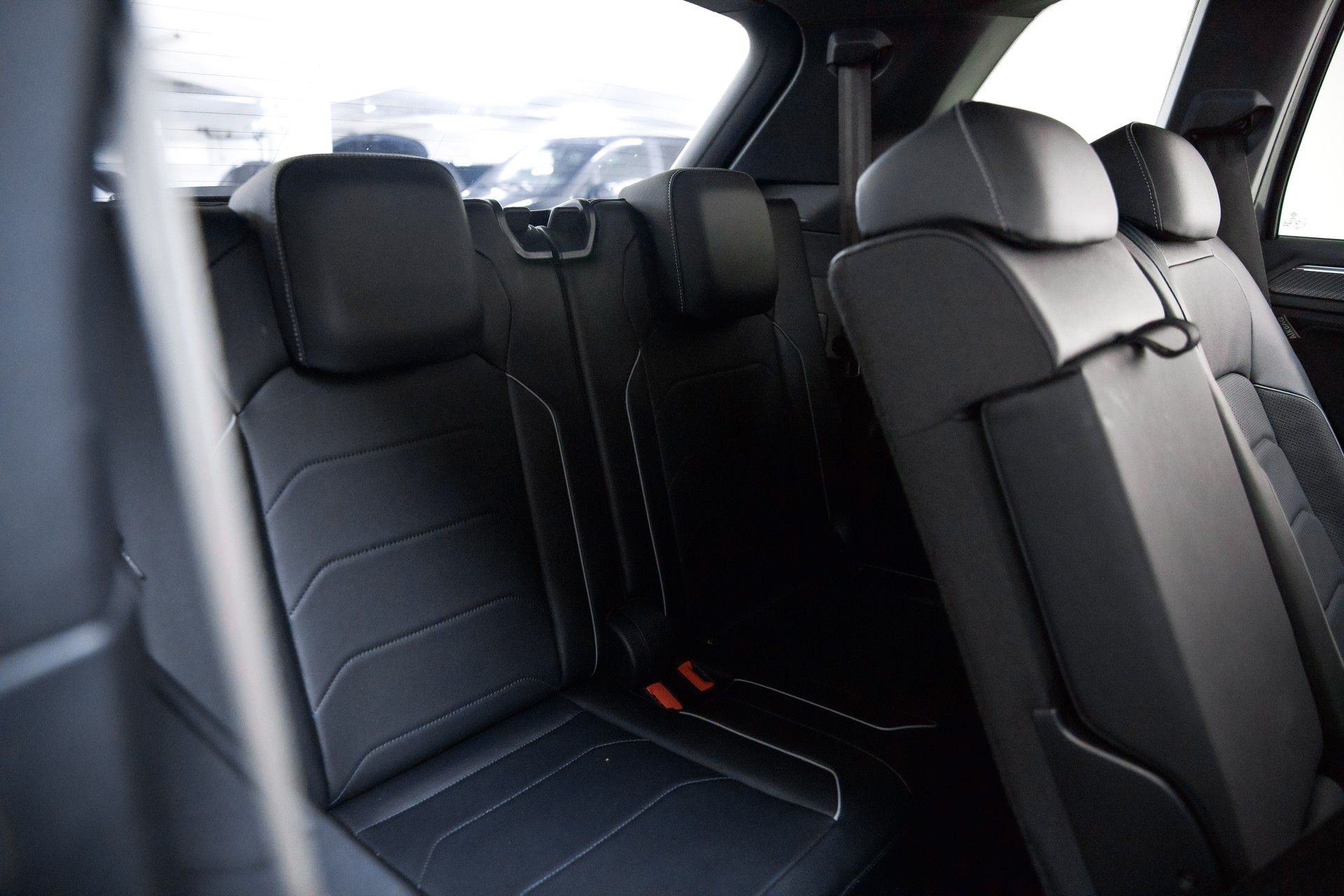 VW Tiguan Allspace 2.0 TDI SCR R-Line 4Motion DSG-image-24