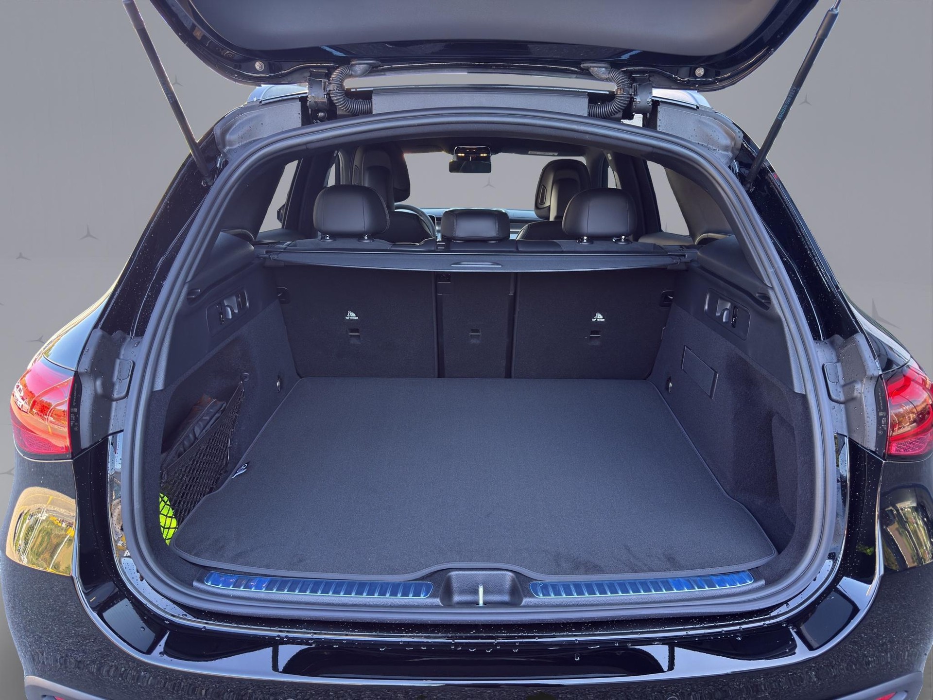 MERCEDES-BENZ GLC 200 AMG Line 4matic-image-17