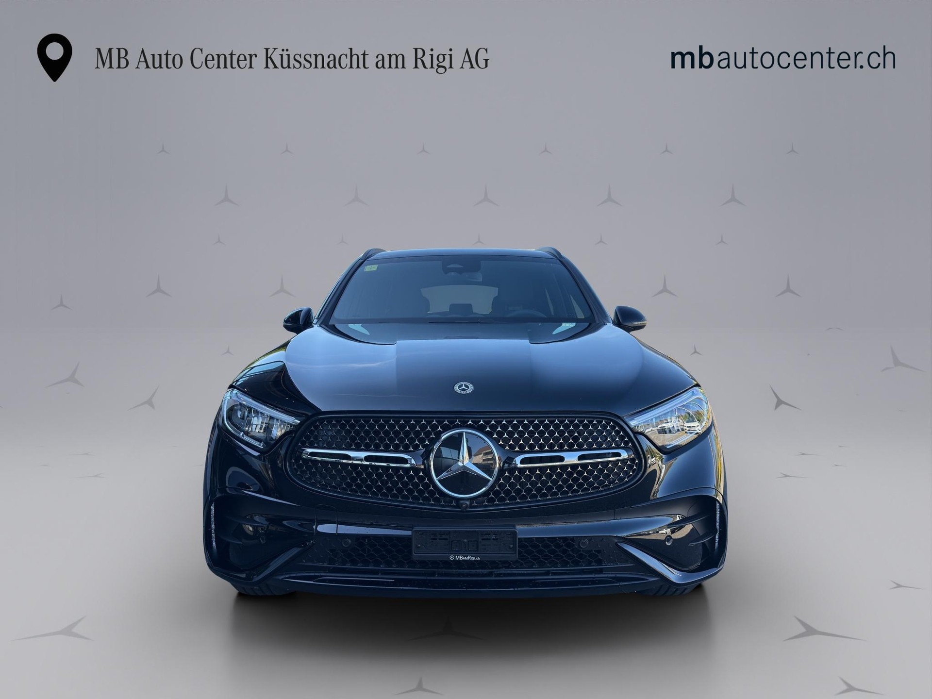 MERCEDES-BENZ GLC 200 AMG Line 4matic-showroom-element-1
