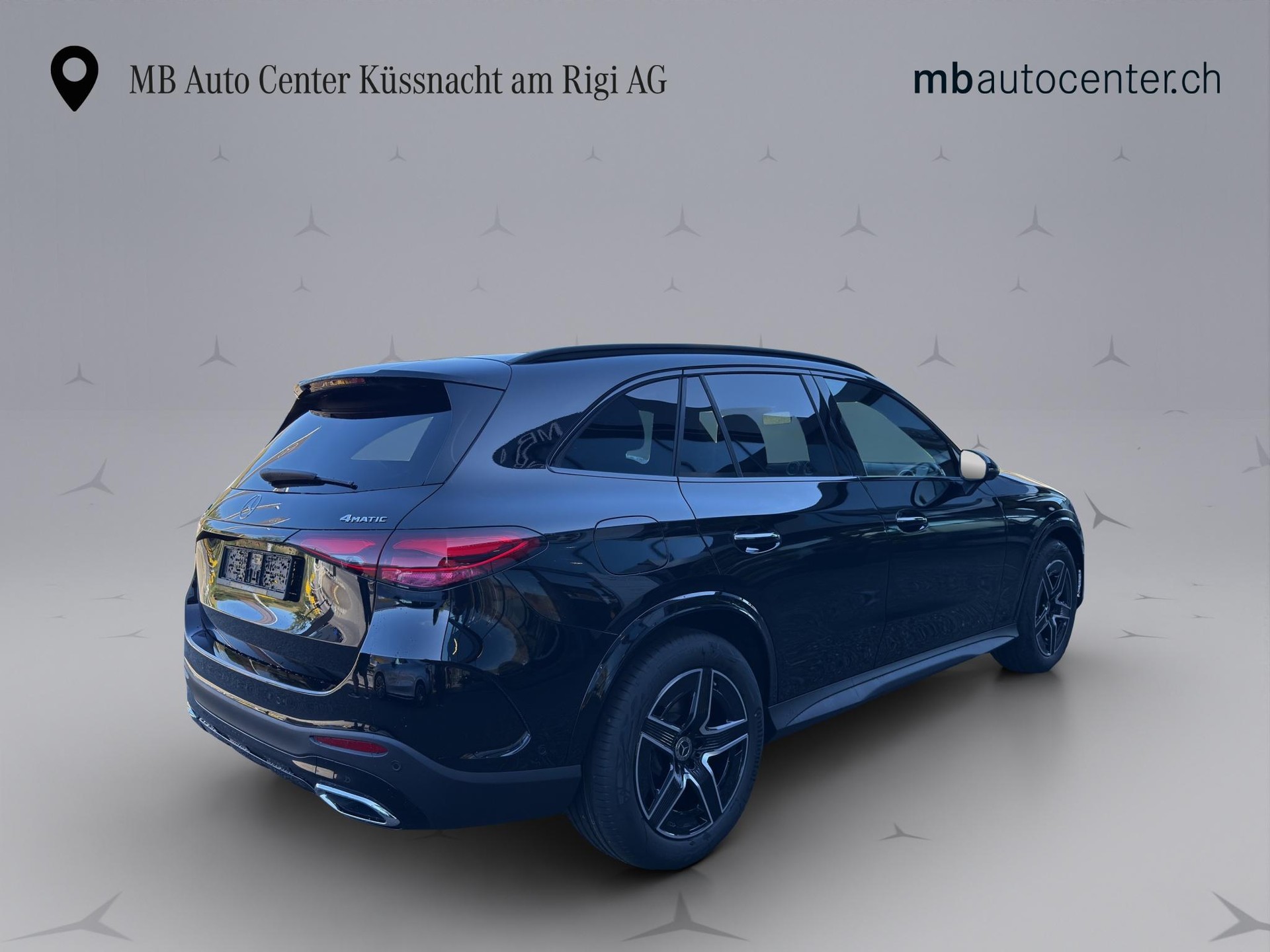 MERCEDES-BENZ GLC 200 AMG Line 4matic-image-5