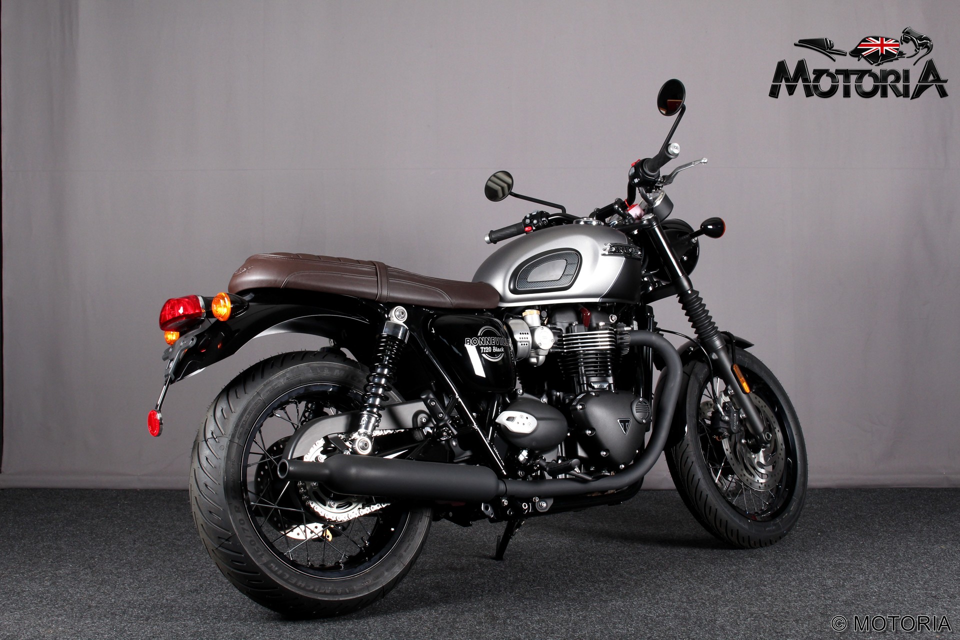 TRIUMPH Bonneville T120 Black (MY26 35kW möglich)-showroom-element-2