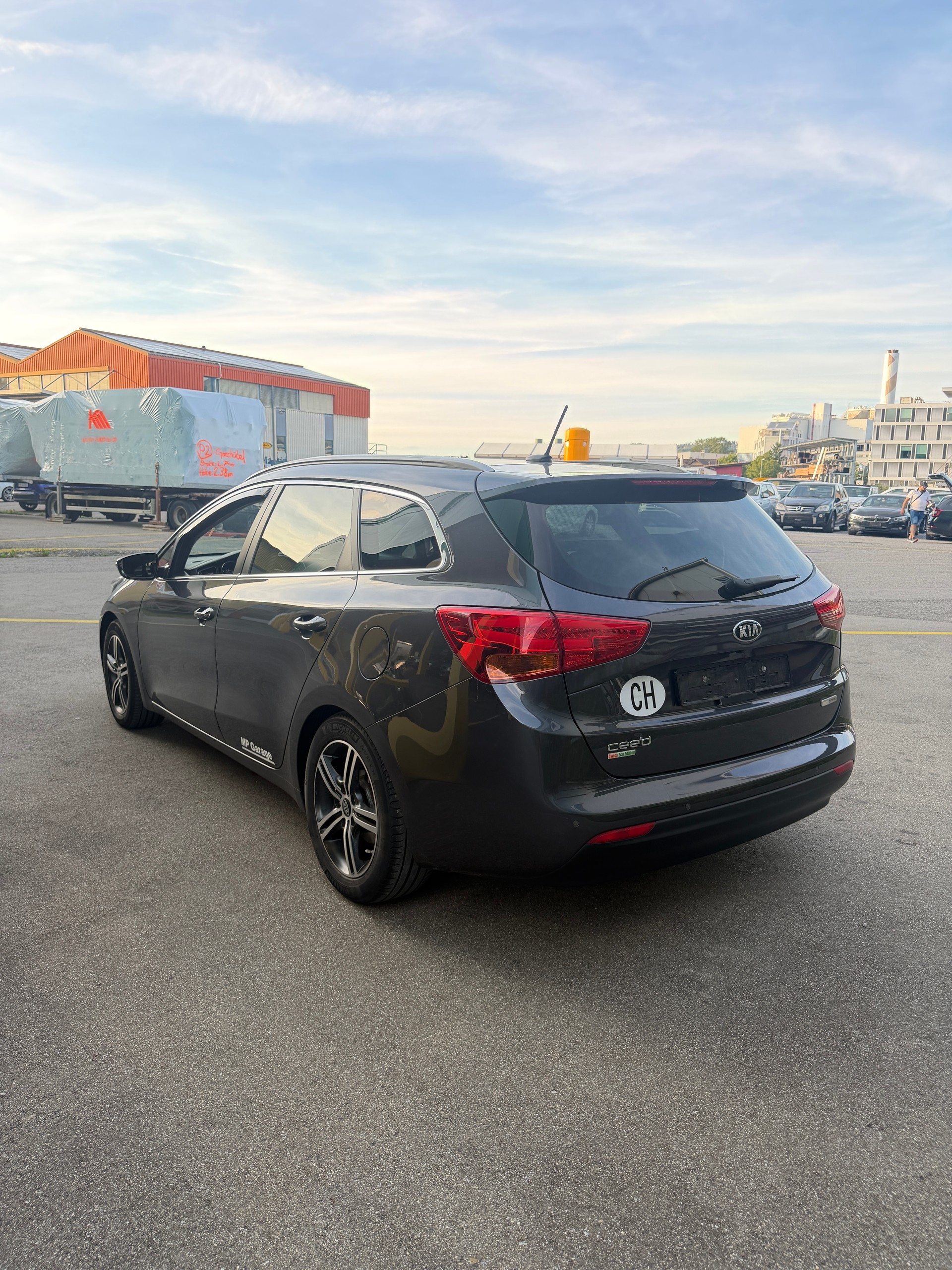 KIA Cee'd Sportswagon 1.6 CRDi Trend-image-4