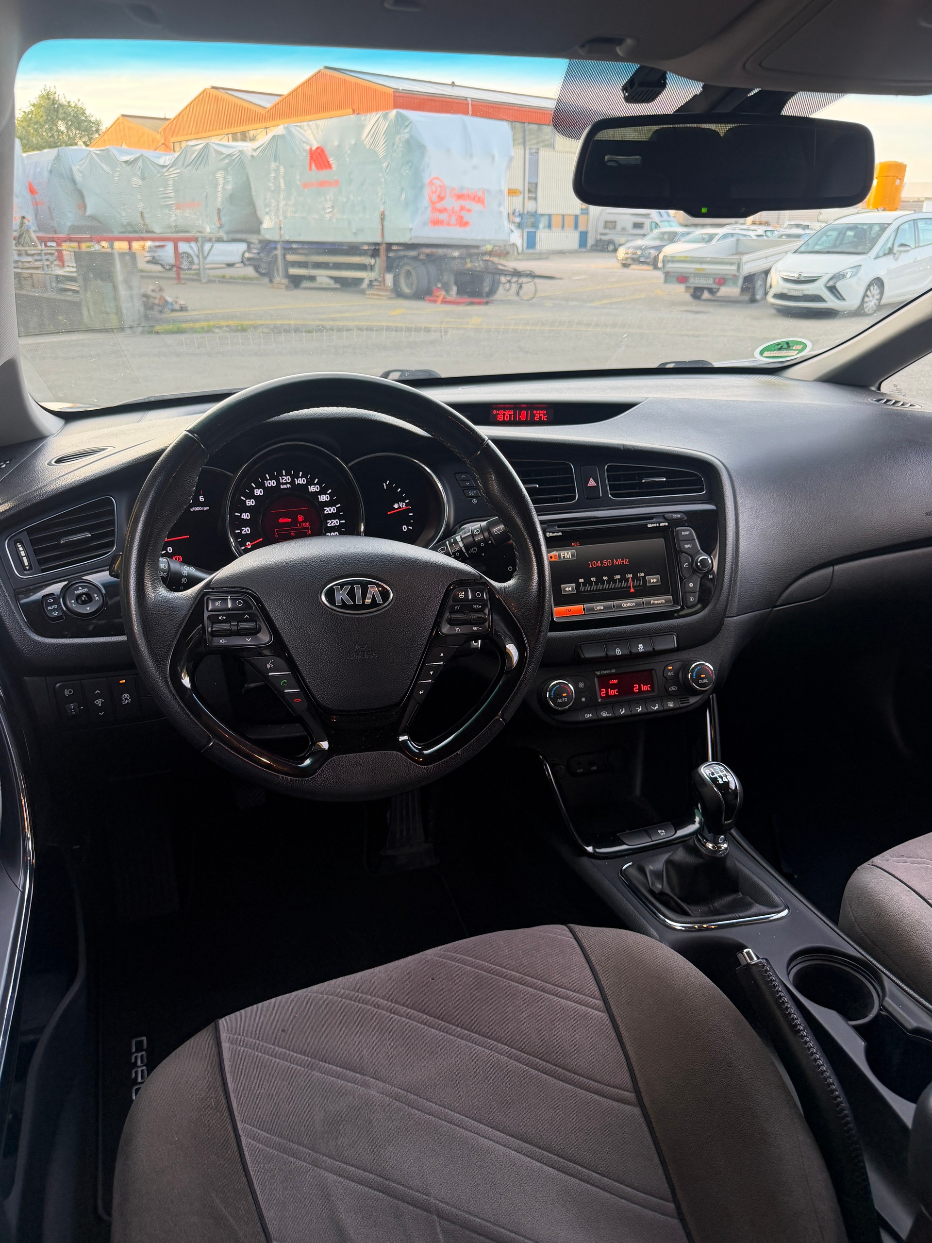 KIA Cee'd Sportswagon 1.6 CRDi Trend-image-8
