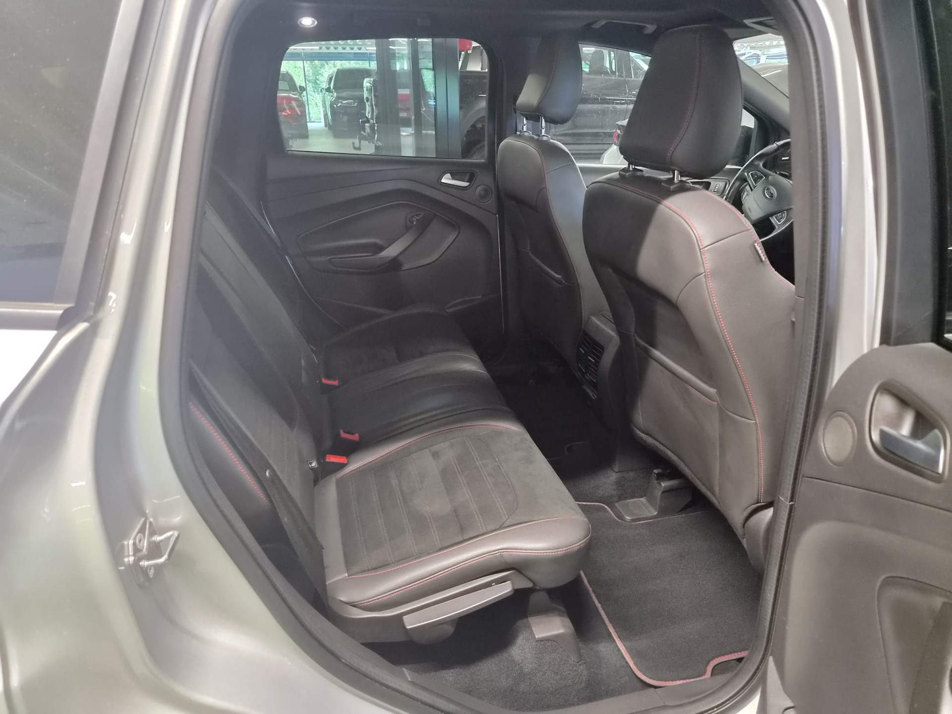 FORD Kuga 2.0 TDCi 180 ST-Line FPS 4WD PowerShift-showroom-element-3
