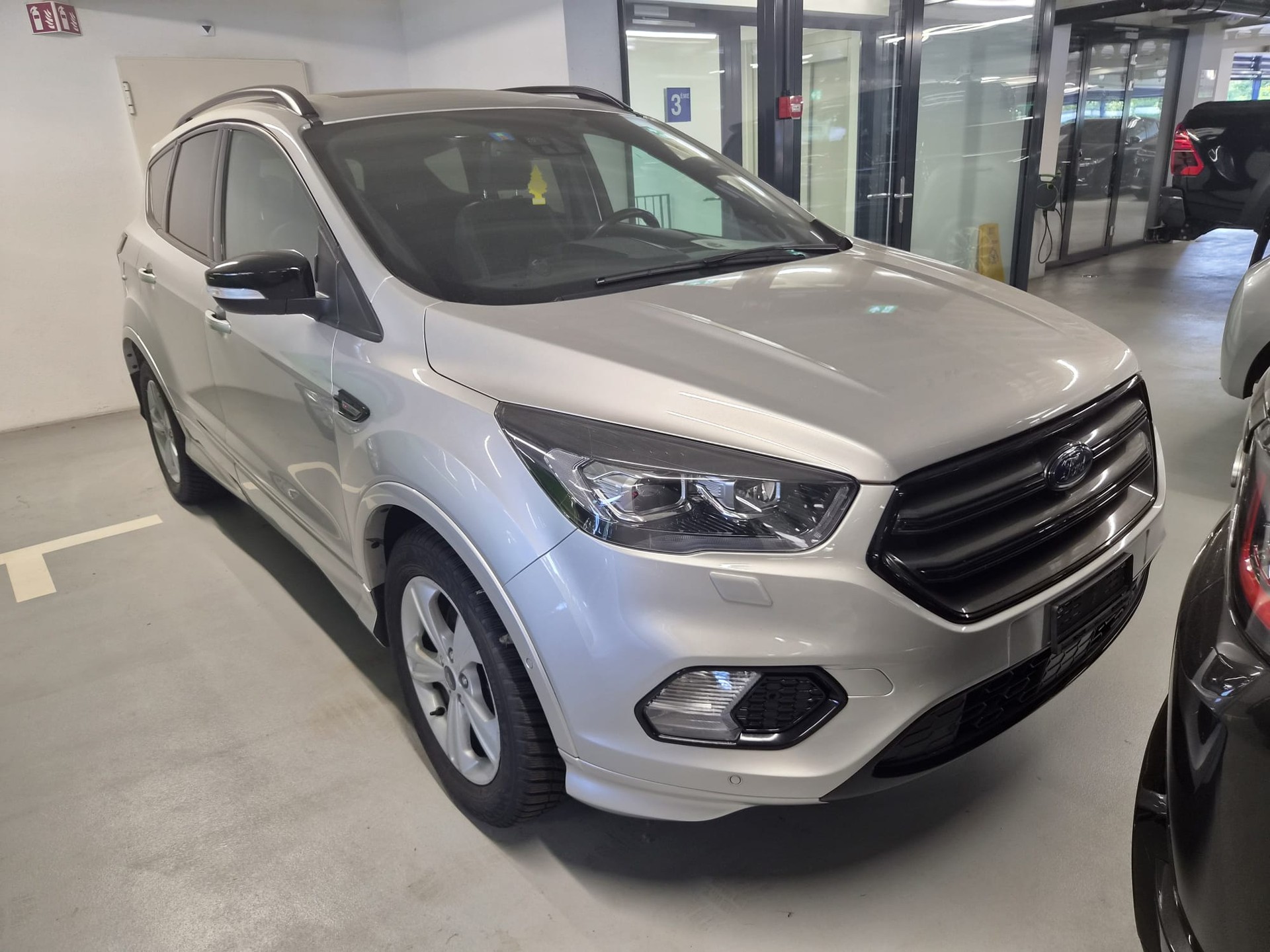 FORD Kuga 2.0 TDCi 180 ST-Line FPS 4WD PowerShift-showroom-element-1