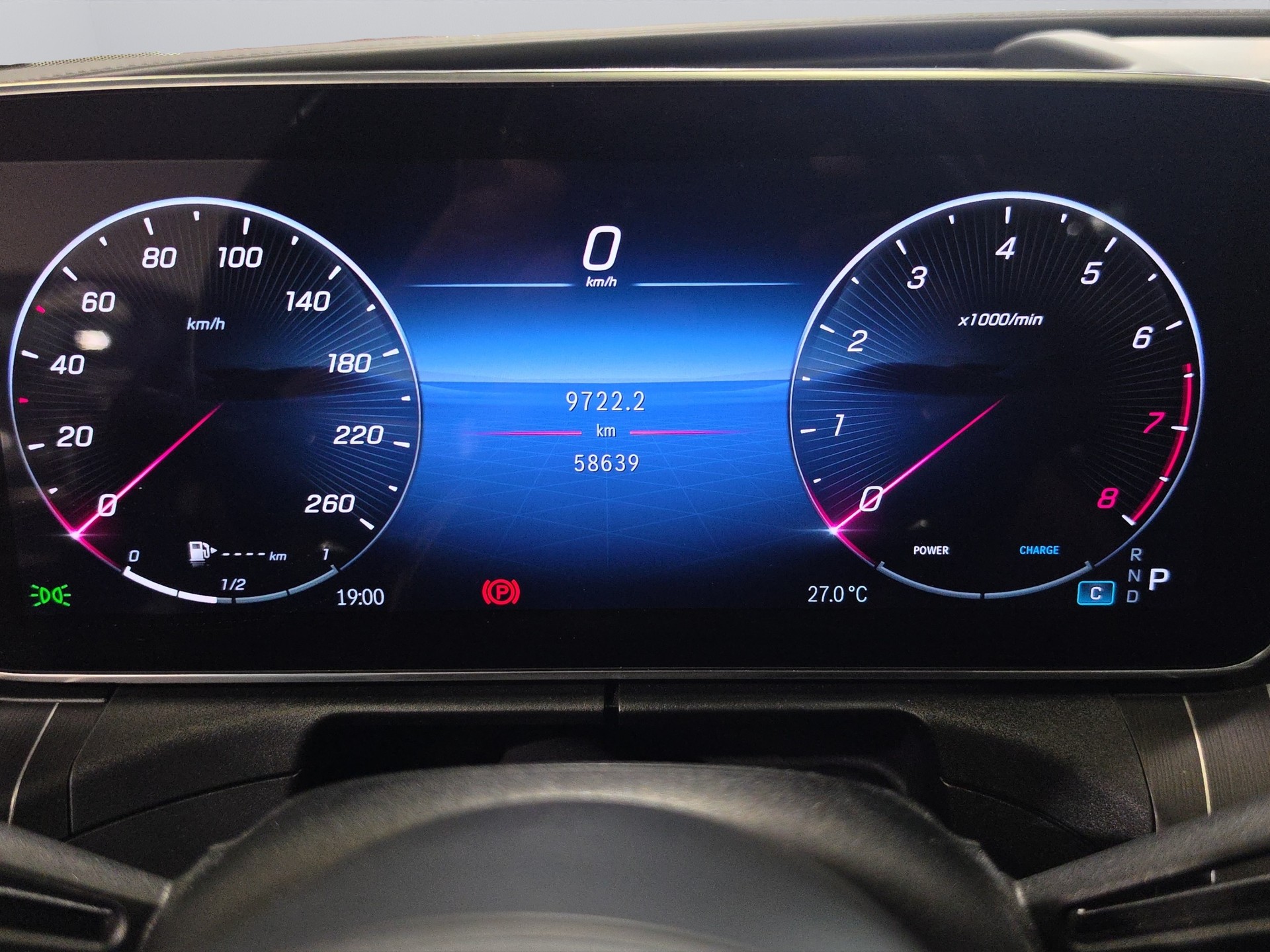 MERCEDES-BENZ C 300 4Matic AMG Line-image-11