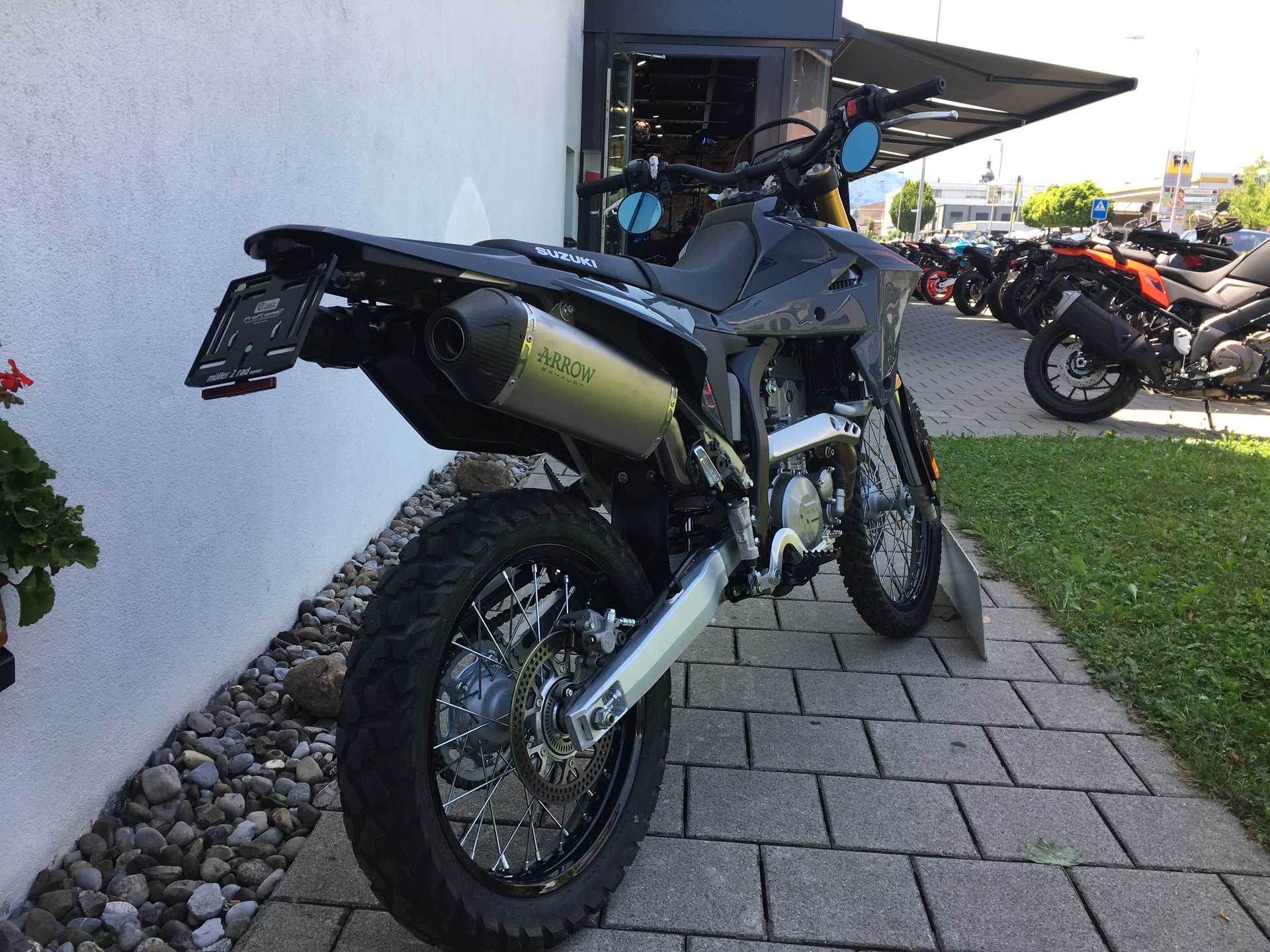 SUZUKI DR-Z4S-image-11