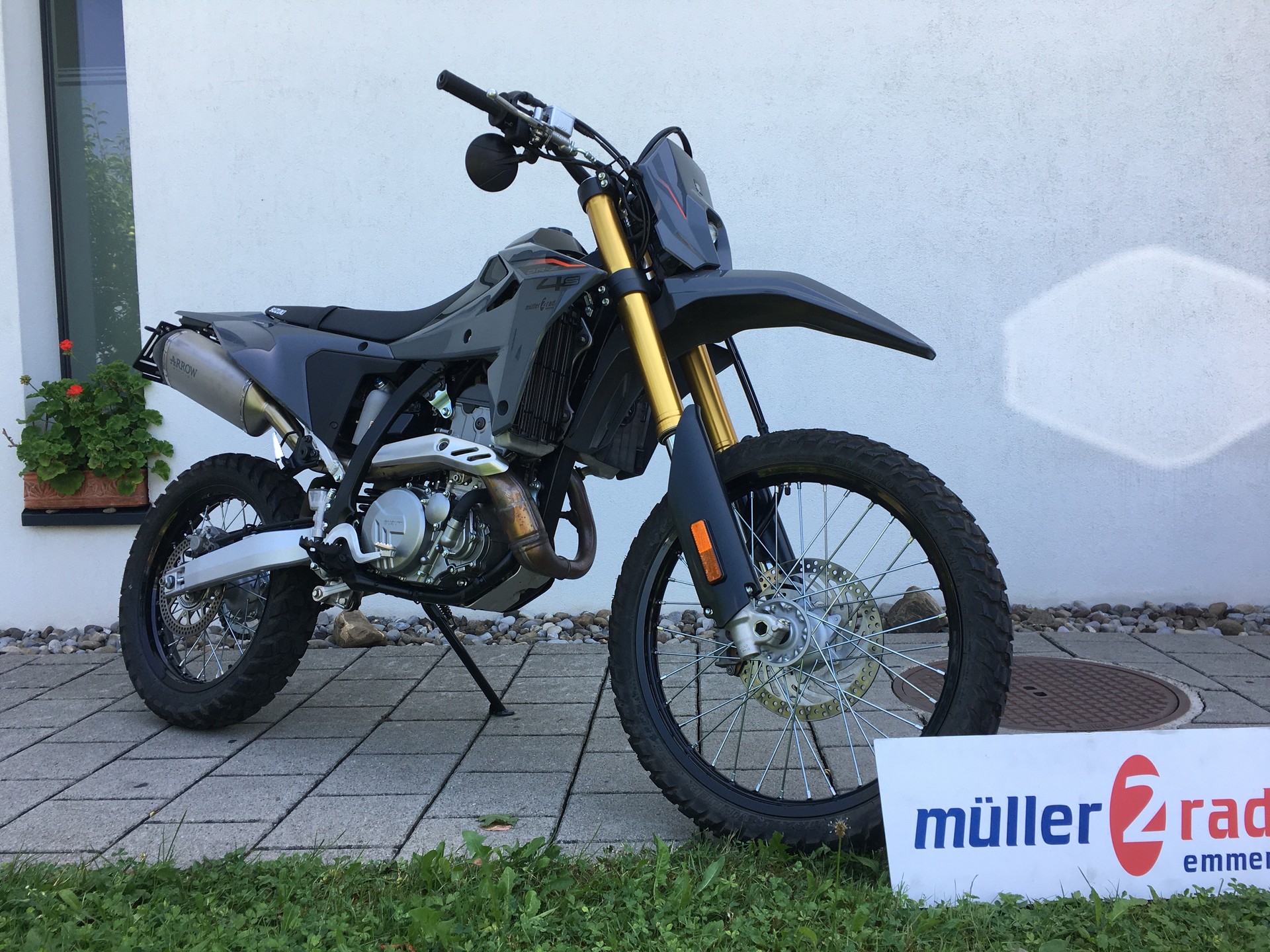 SUZUKI DR-Z4S-image-2