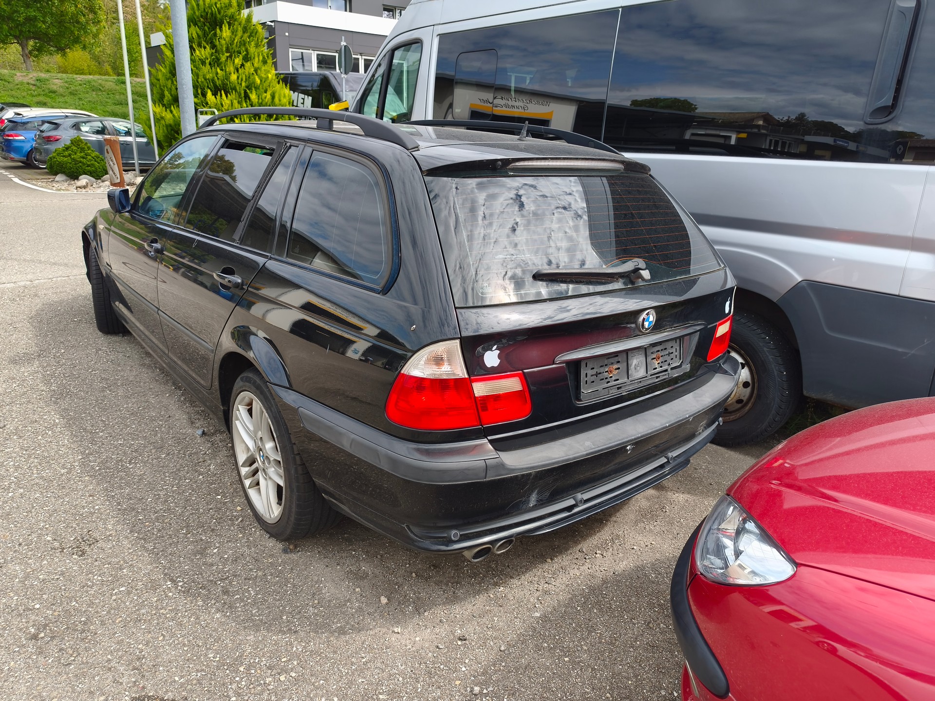 BMW 330xi Touring-image-2