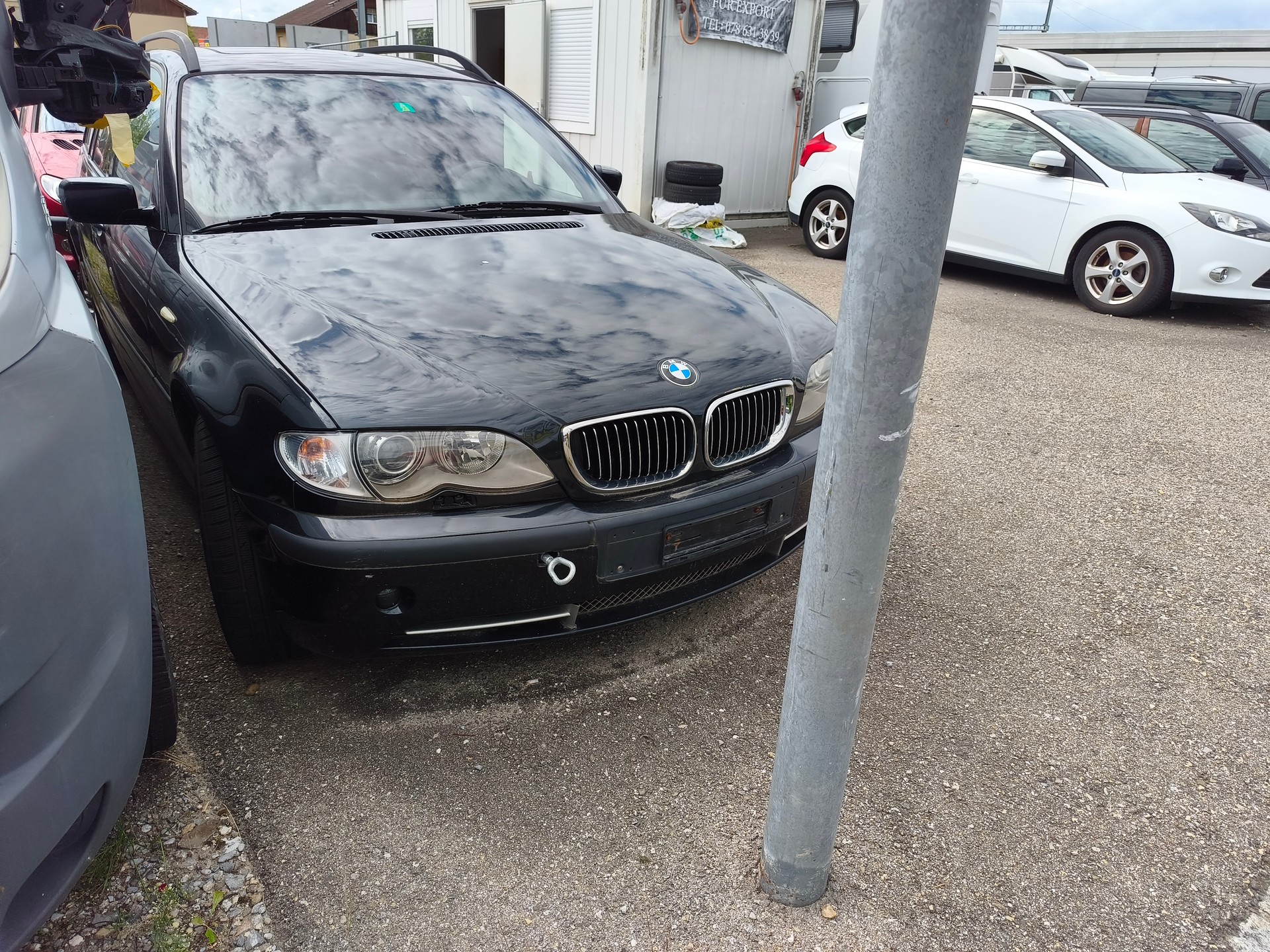 BMW 330xi Touring-image-1