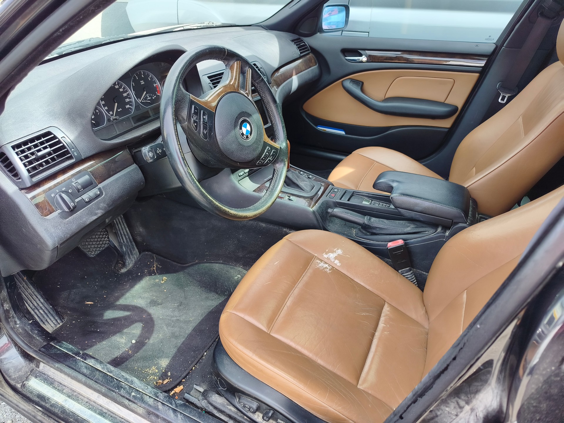 BMW 330xi Touring-image-4