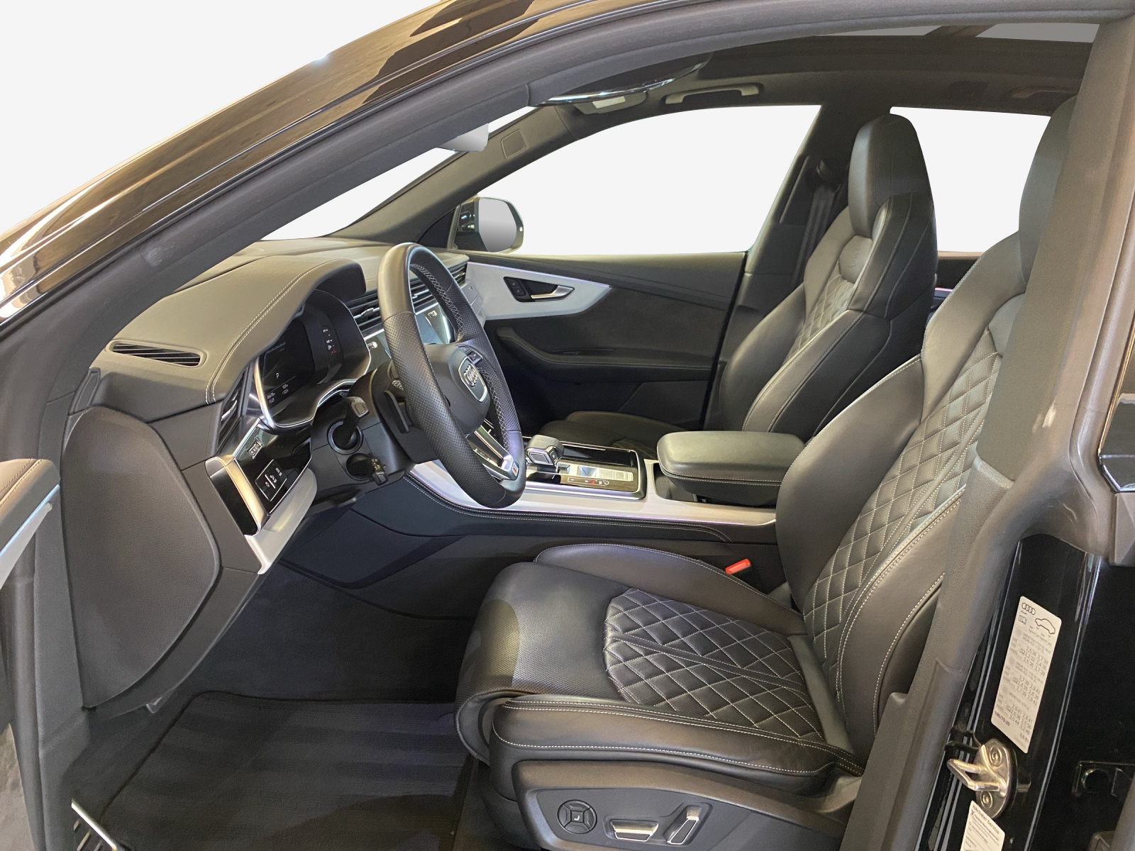 AUDI SQ8 TFSI quattro tiptronic-image-7
