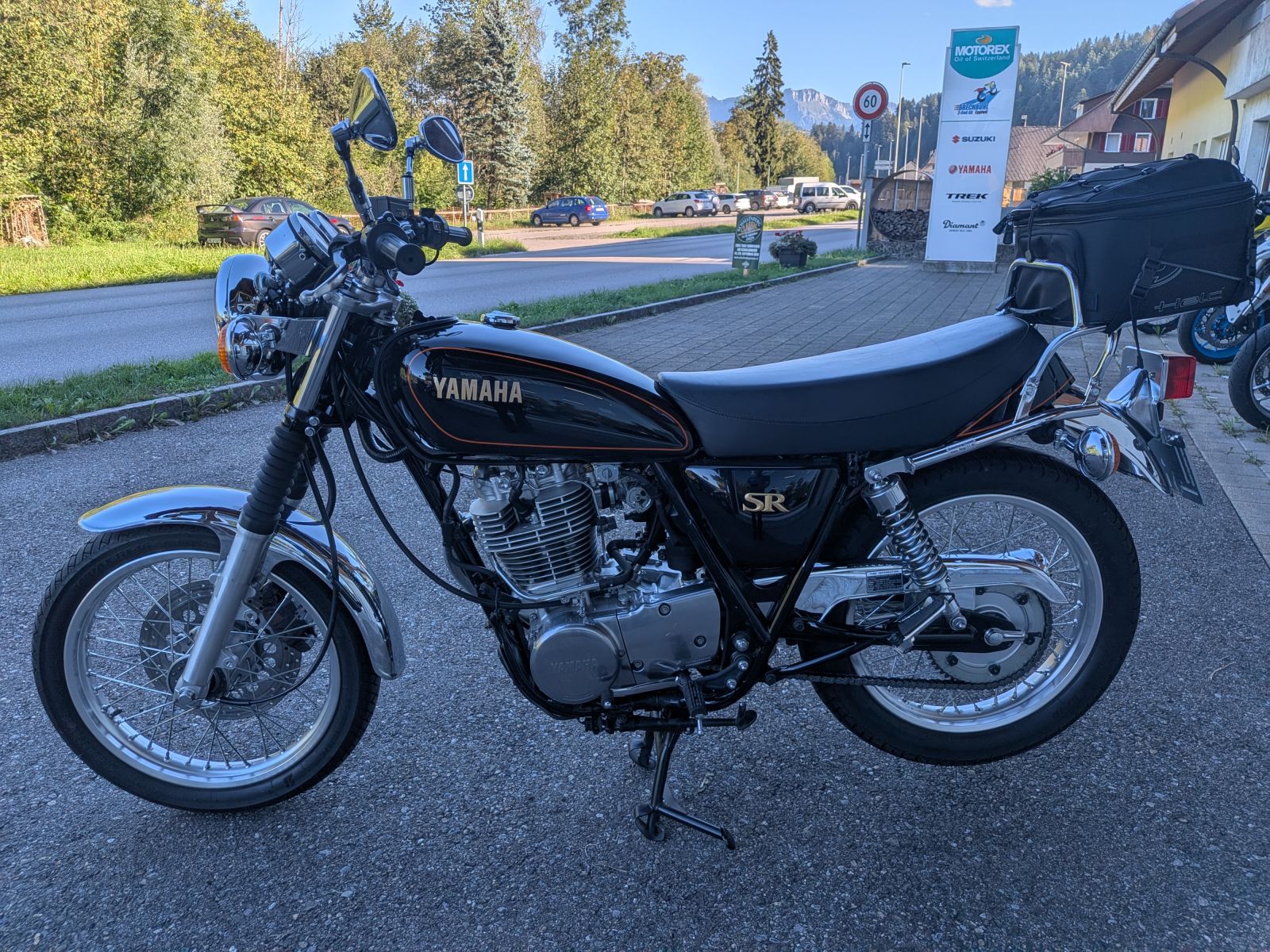 YAMAHA SR 400-image-3