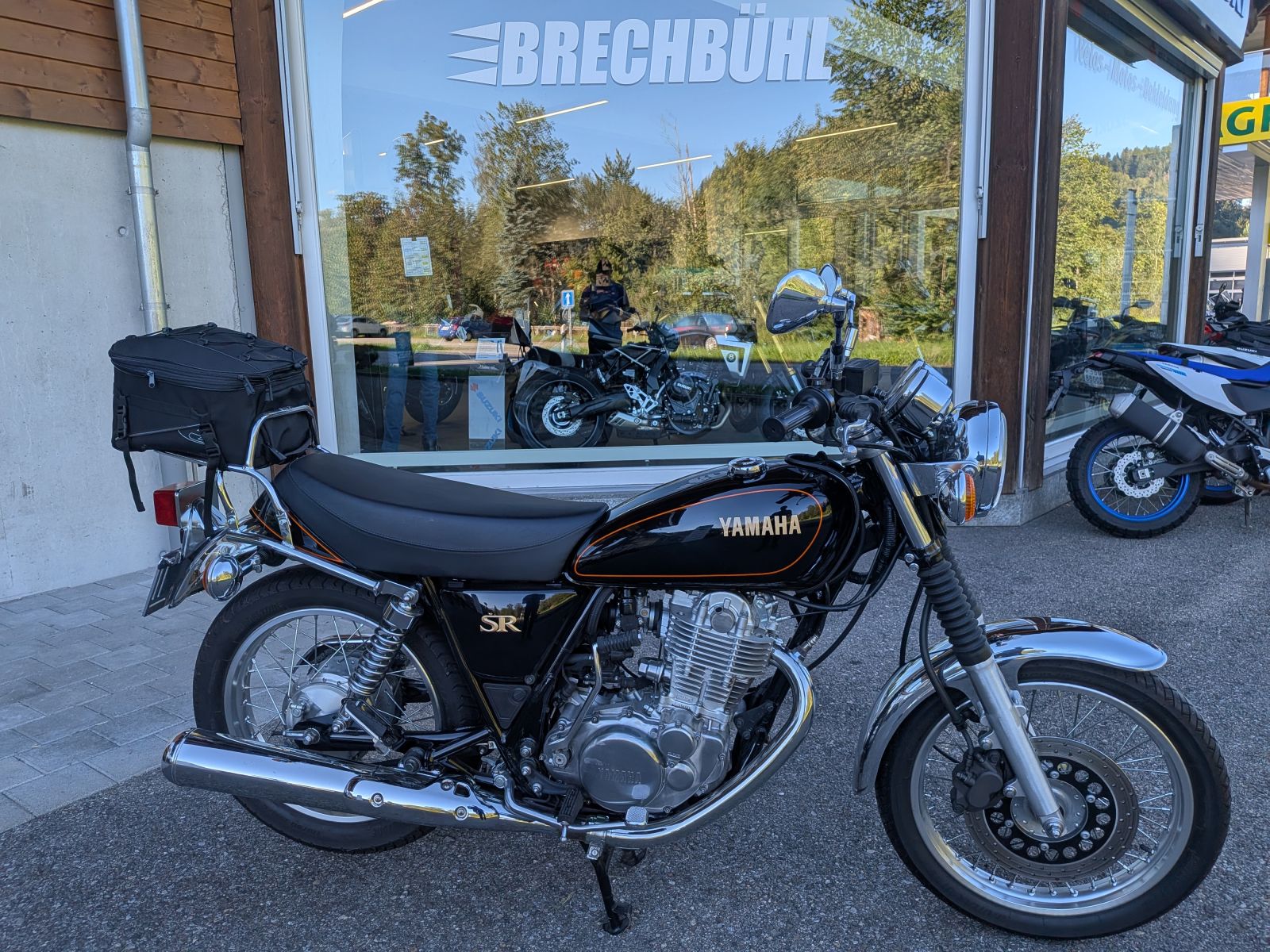 YAMAHA SR 400-image-0