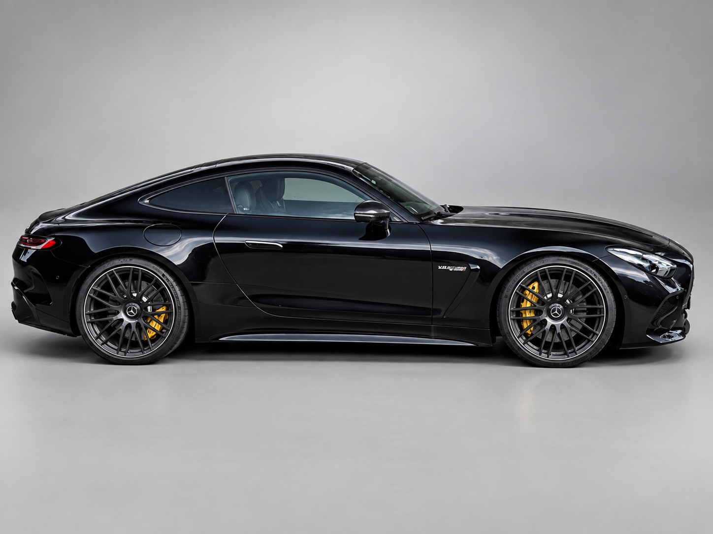 MERCEDES-BENZ AMG GT 63 4Matic+ Executive Edition-showroom-element-1