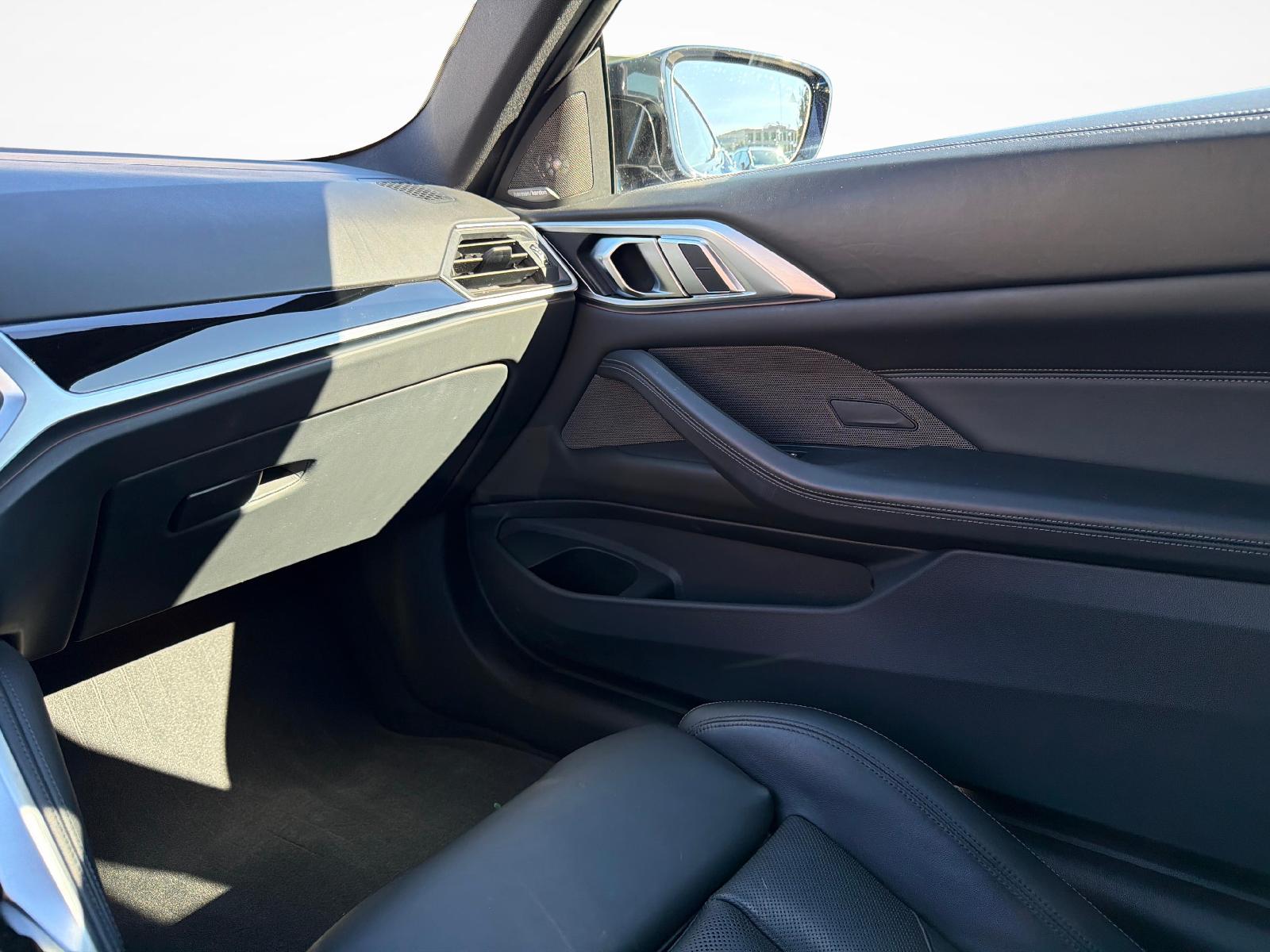 BMW M4 Competition xDrive Coupé-image-17